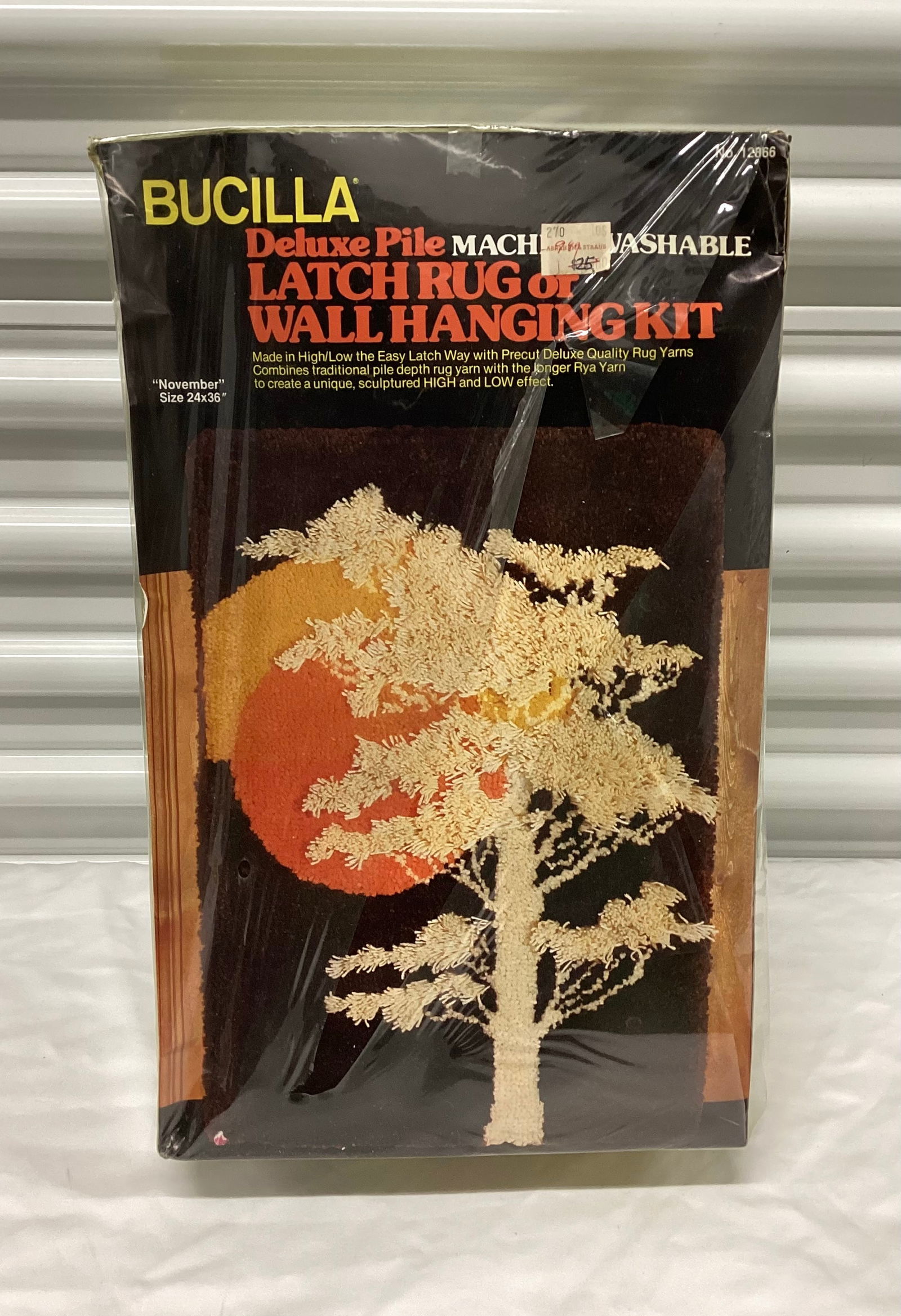 Vintage Bucilla November Latch Rug Or Wall Hanging Kit (1 of 3)