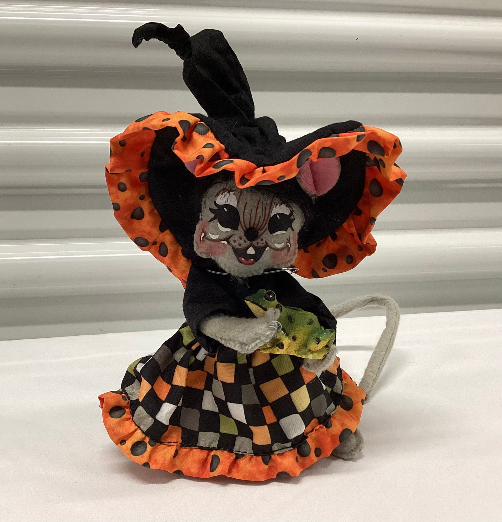 Annalee Witch Mouse (1 of 5)