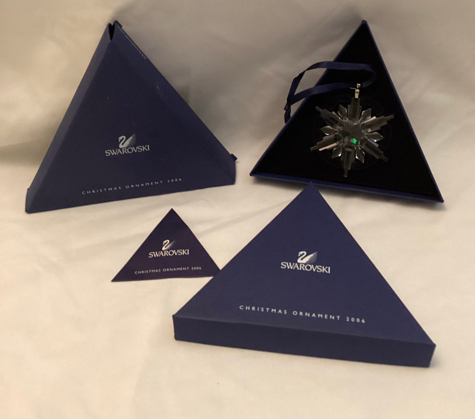 2006 Swarovski Crystal Annual Limited Edition Christmas Ornament: 3.25 inches