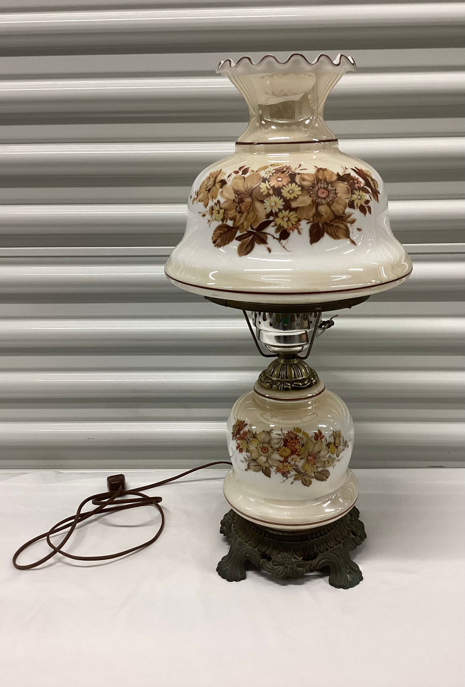 Vintage Hurricane Lamp (1 of 4)