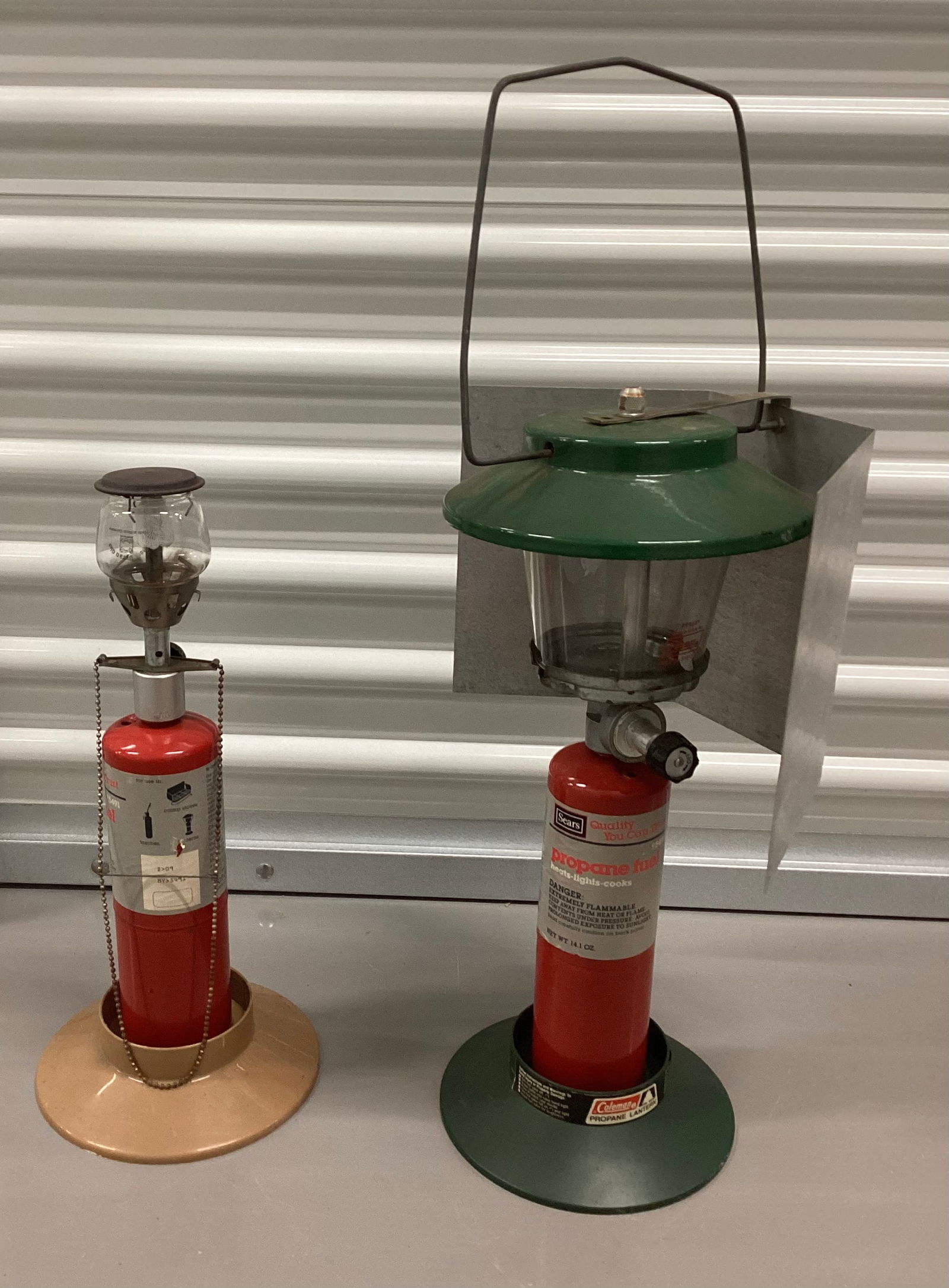 Camping Lanterns: ***CANNOT SHIP THIS LOT***