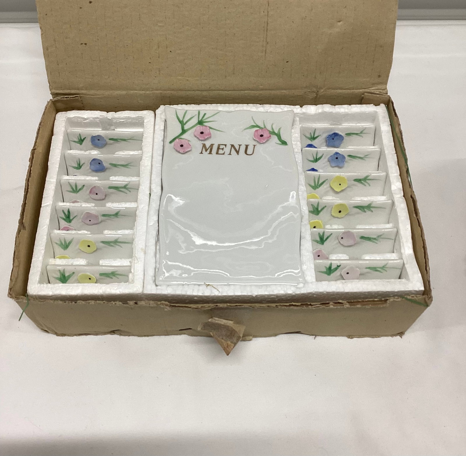 Vintage Porcelain Menu Board with 12 Matching Place Cards: Menu Board 6x4