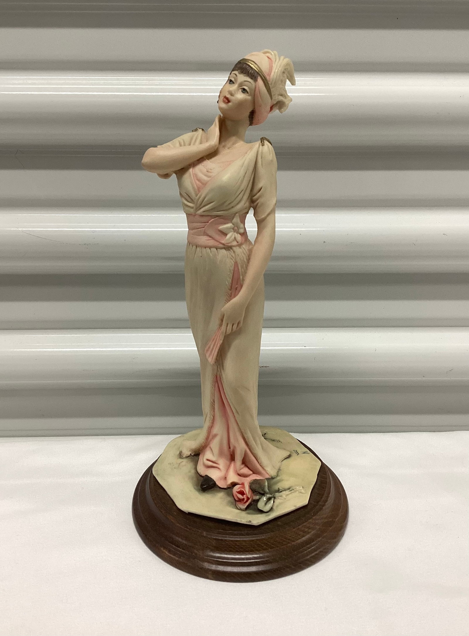 Vittorio Tessaro Art Deco Figure Capodimonte Mark: 9 inches