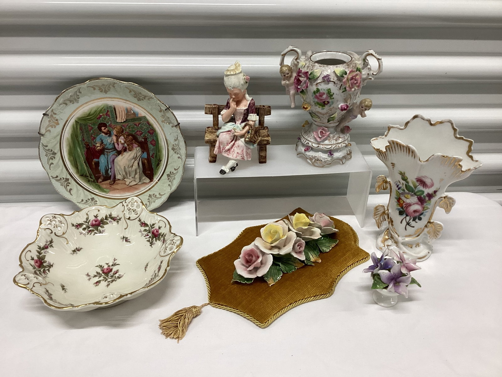 Romantic Victorian Style Porcelain, China: Largest 12 inches
