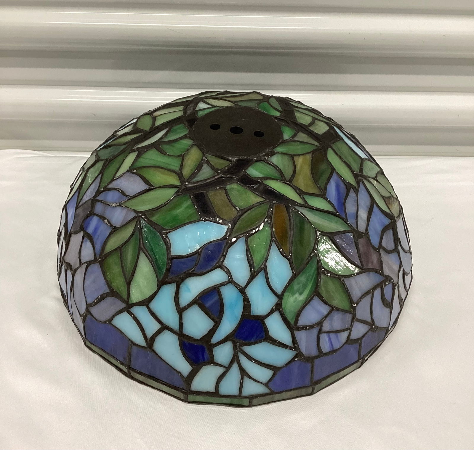 Tiffany Style Slag Glass Ceiling or Lamp Shade (1 of 4)