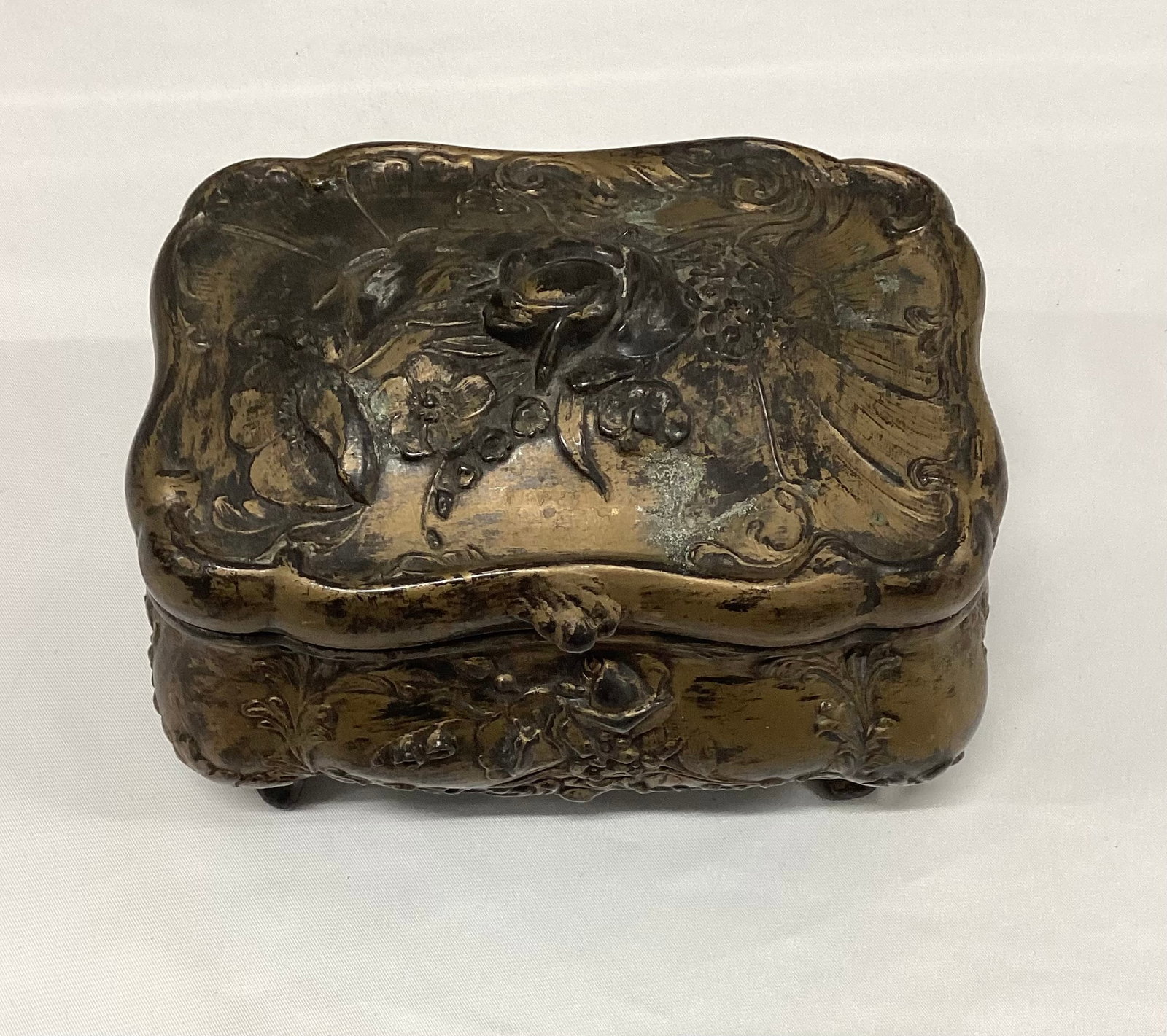 Antique B&W Victorian Metal Jewelry Casket: 6x4.25x4.25