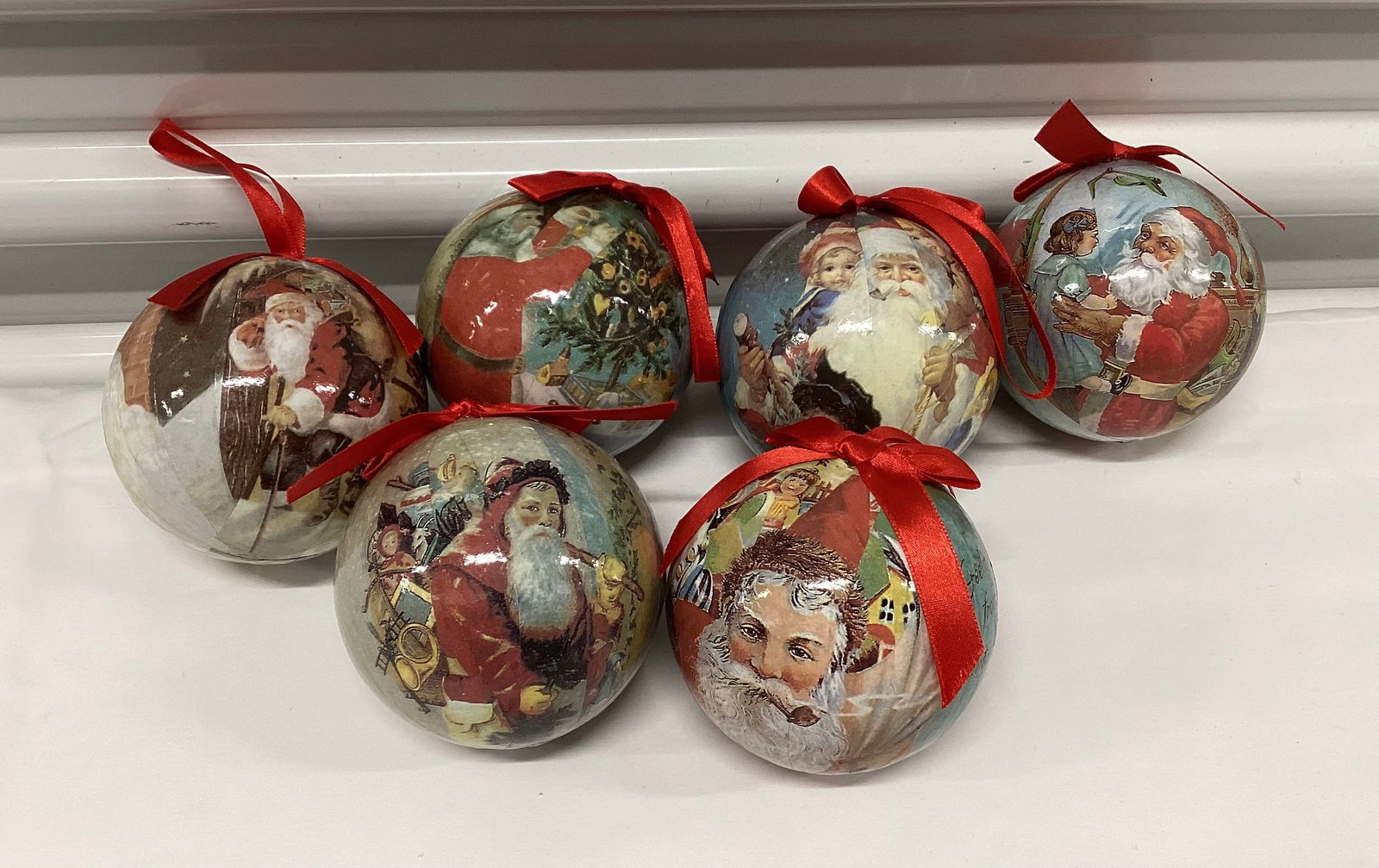Set of 6 Victorian Santa Decoupage Paper Mache Ornaments (1 of 3)