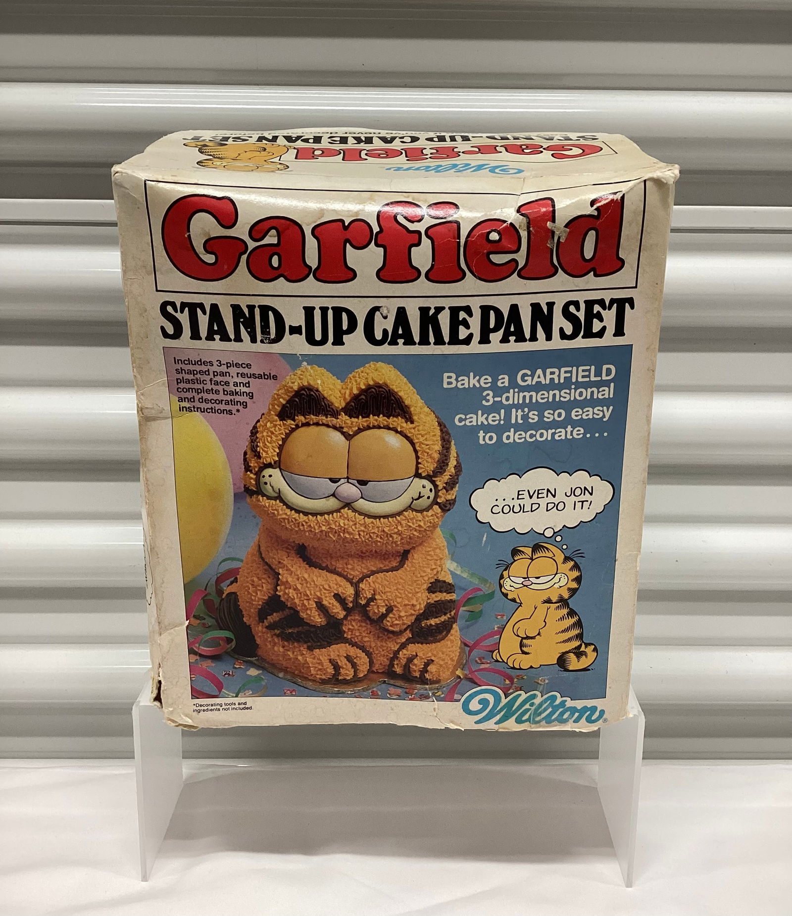 1980s Garfield Cake Pan Set (1 of 7)