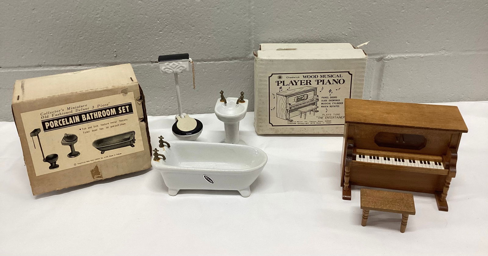 Miniature Dollhouse Furniture: Piano Music Works