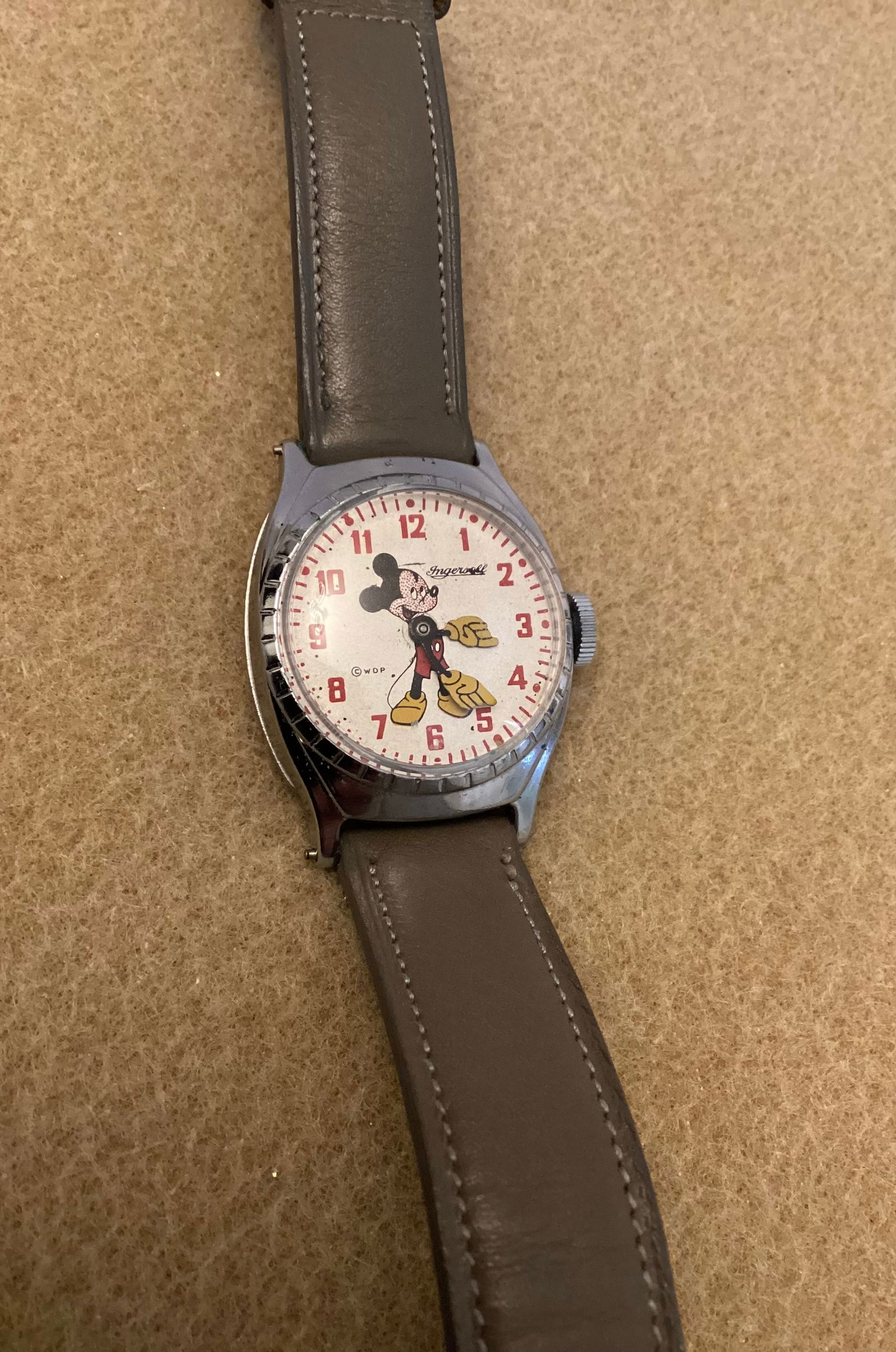 Vintage Ingersoll Mickey Mouse Watch (1 of 4)