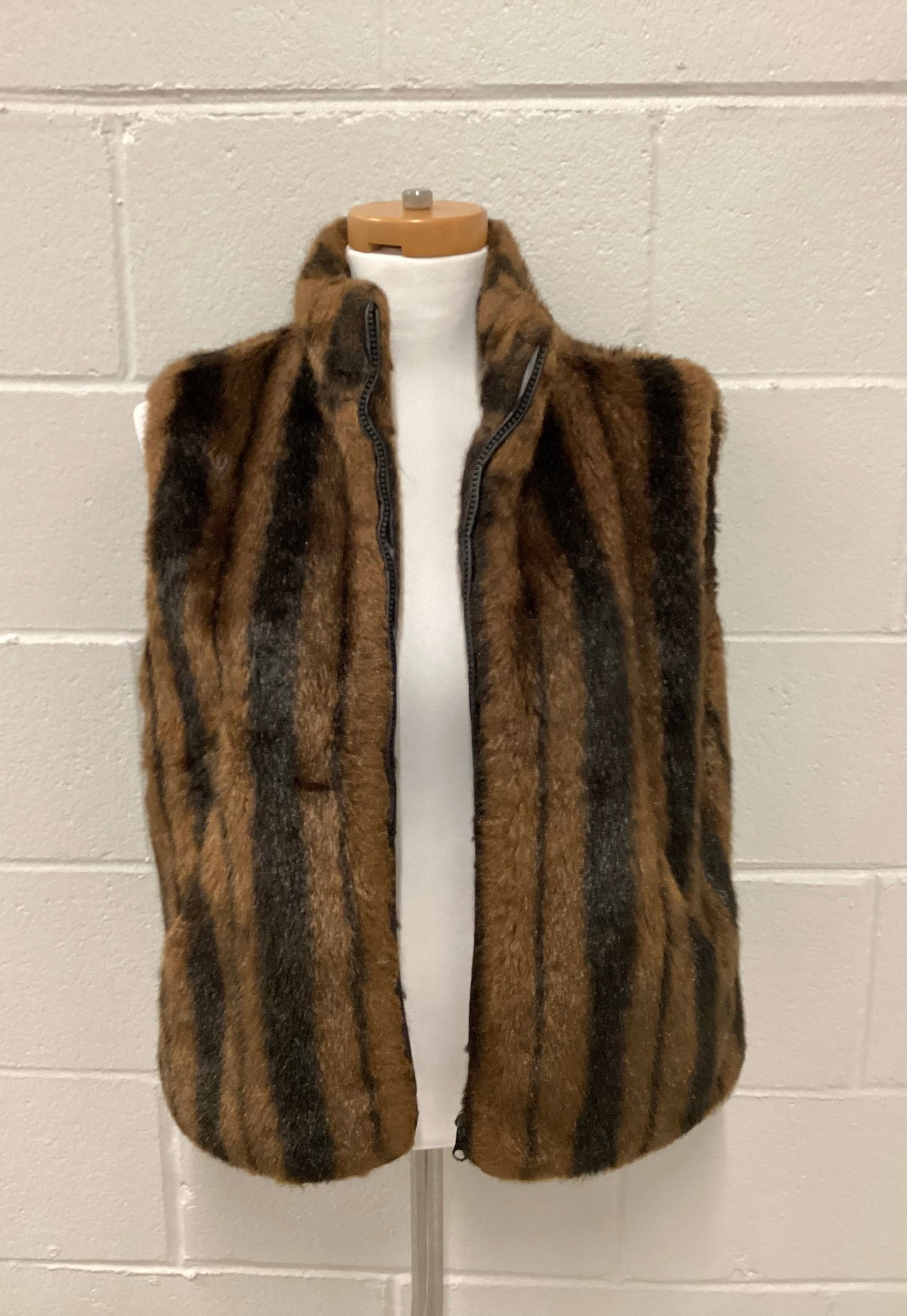 Kenneth Cole Faux Fur Vest (1 of 5)