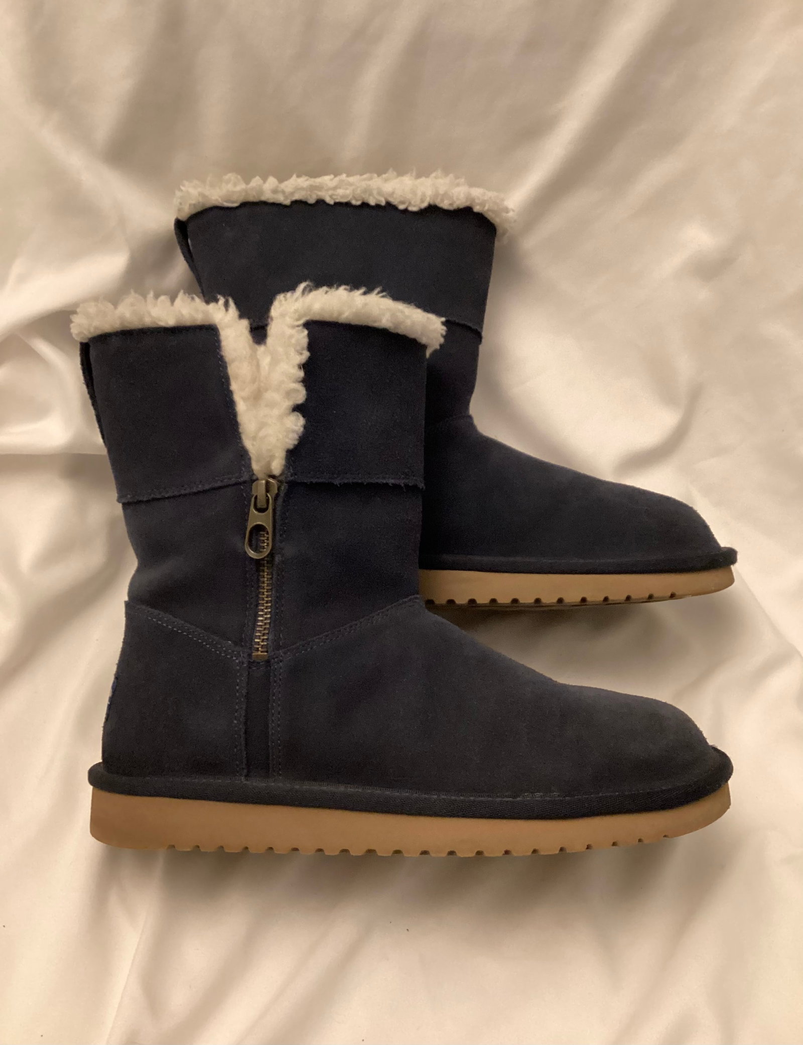Koolaburra by UGG Navy Boots: Size 8