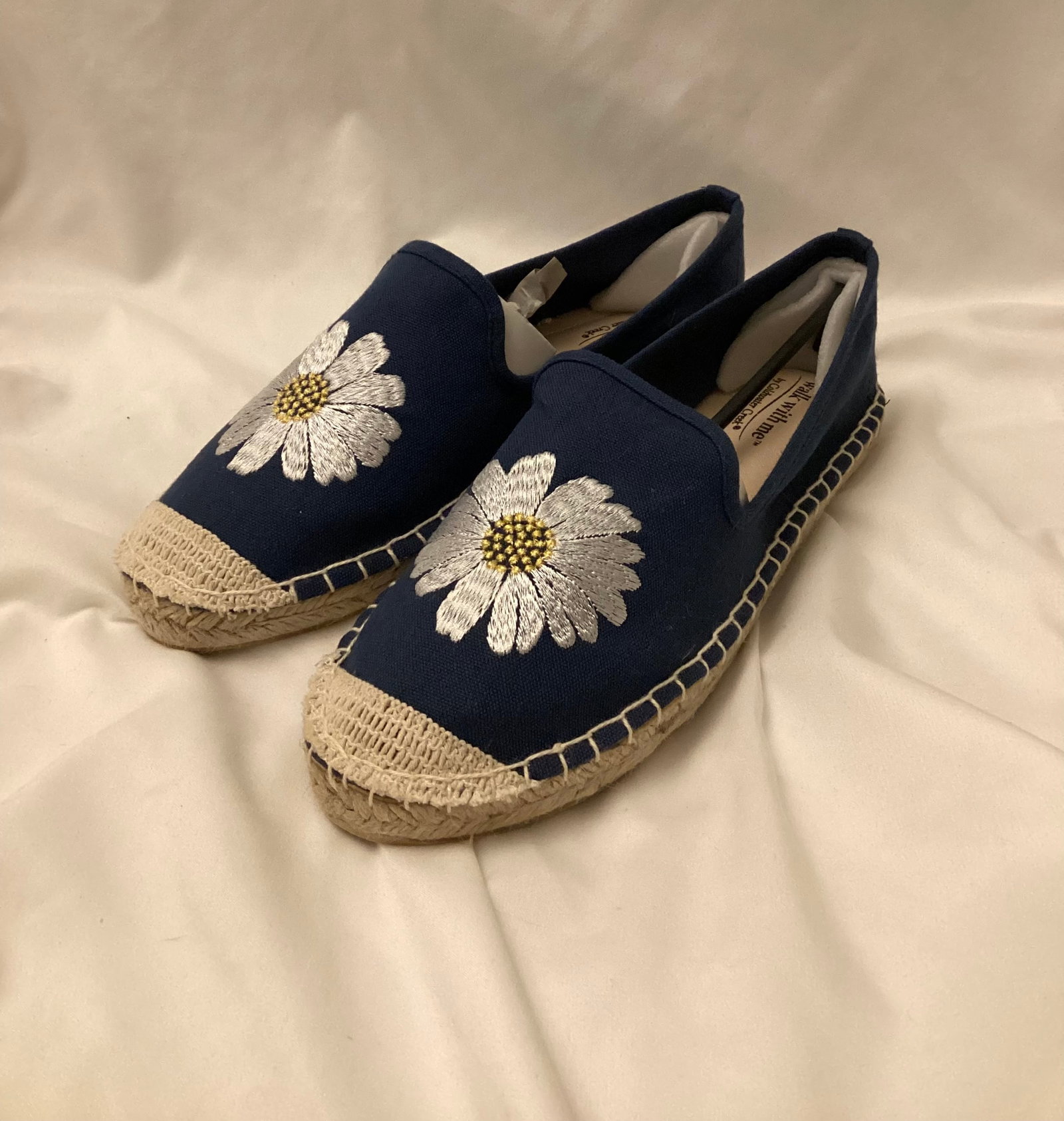Cold Water Creek Blue Indigo Daisy Embroidered Espadrille Flats: Size 7.5