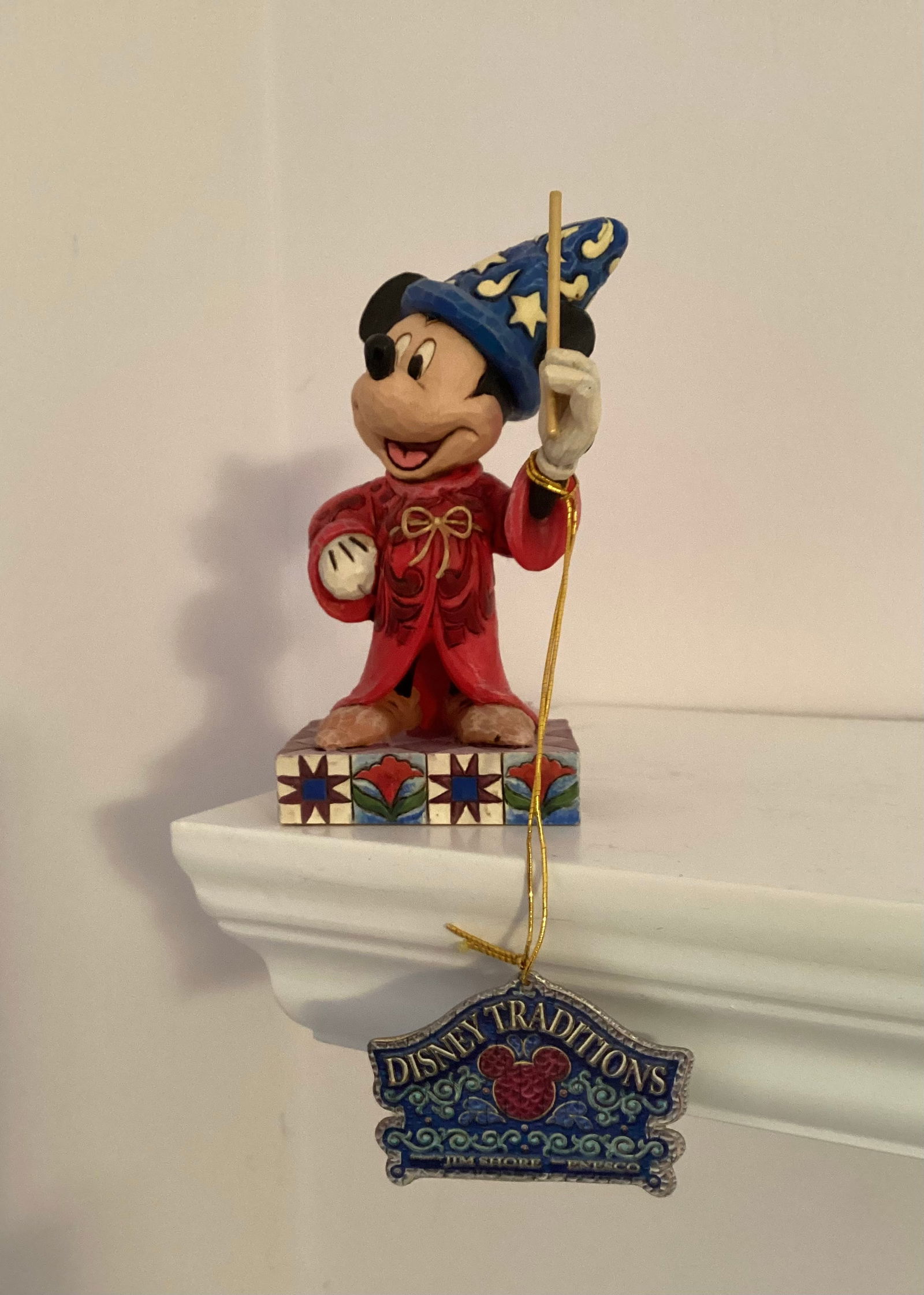 Jim Shore Disney Traditions Showcase Collection Mickey Mouse Touch of Magic (1 of 6)