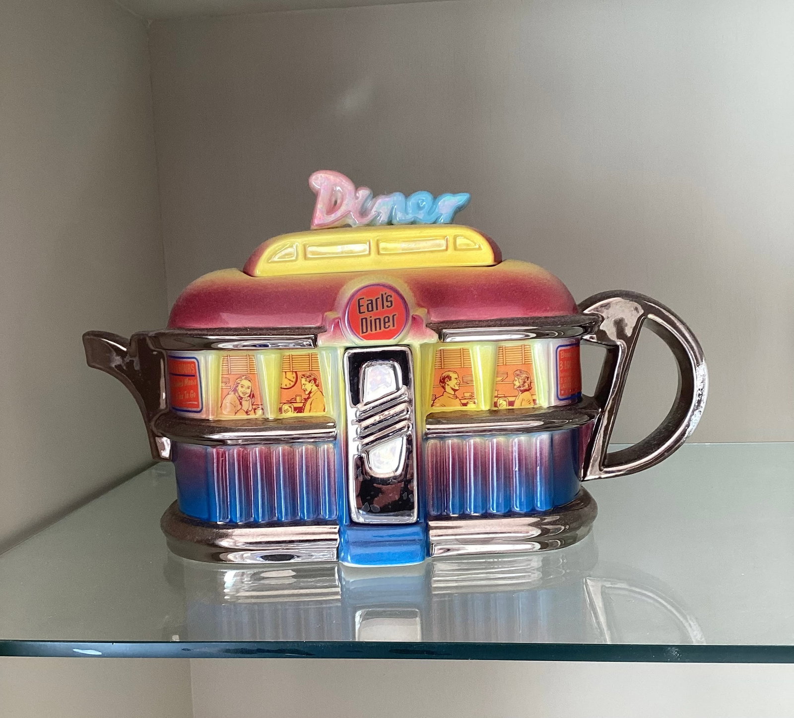 The Tea Pottery Limited Edition English Diner Tea Pot: 11 inches