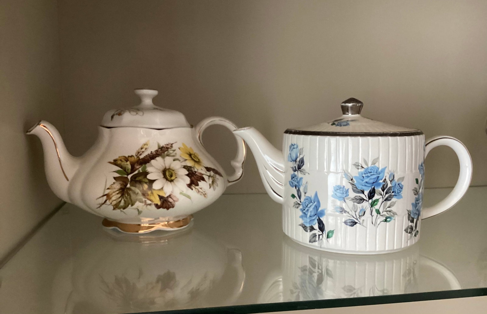 Ellgreave Tea Pots: 9 inches