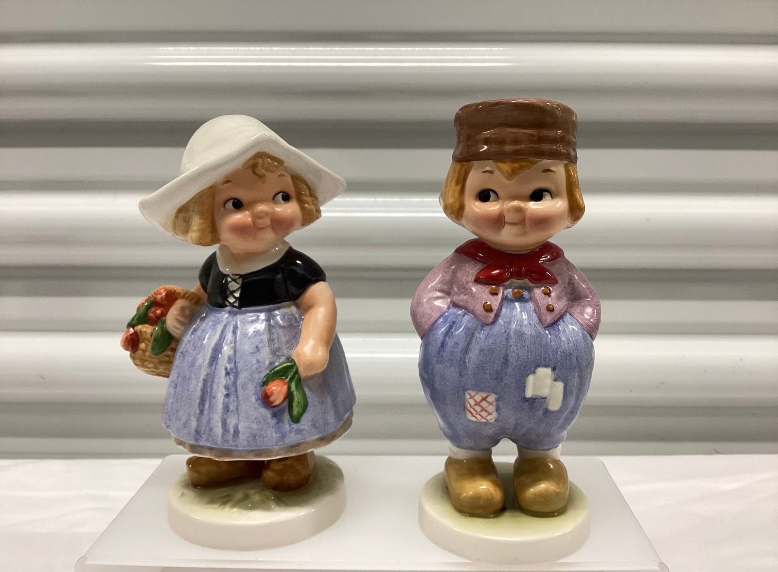 Goebel W Germany Dolly Dingle in Holland & Friend Hansie: 5.5 inches