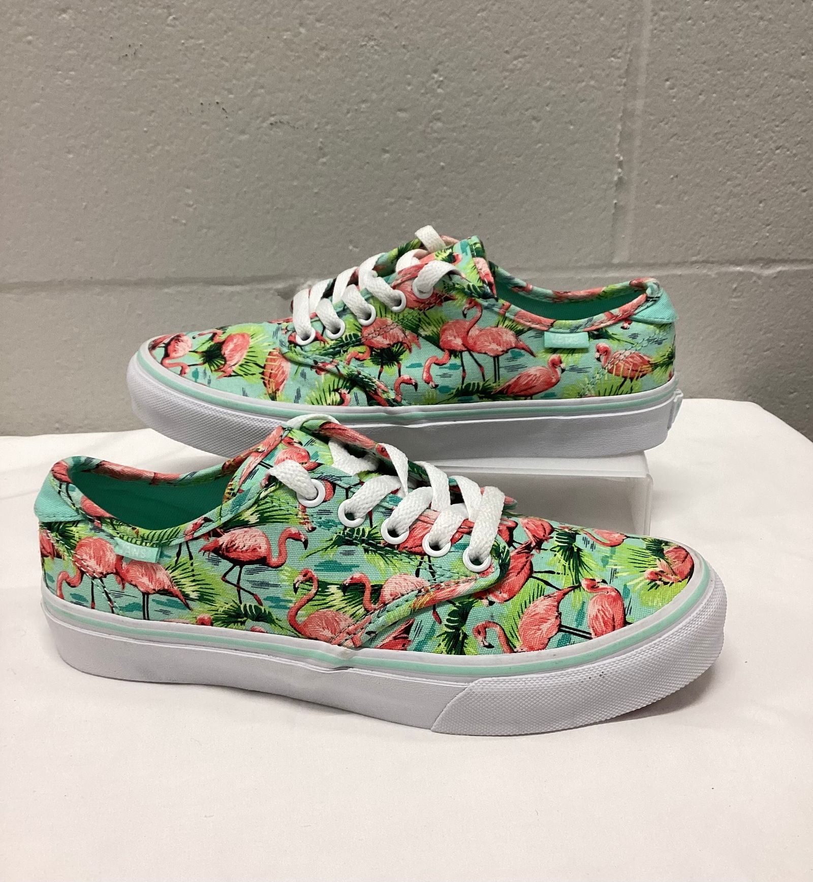 New Vans Flamingo Canvas Sneakers: Size 7 Women’s, New Without Tags