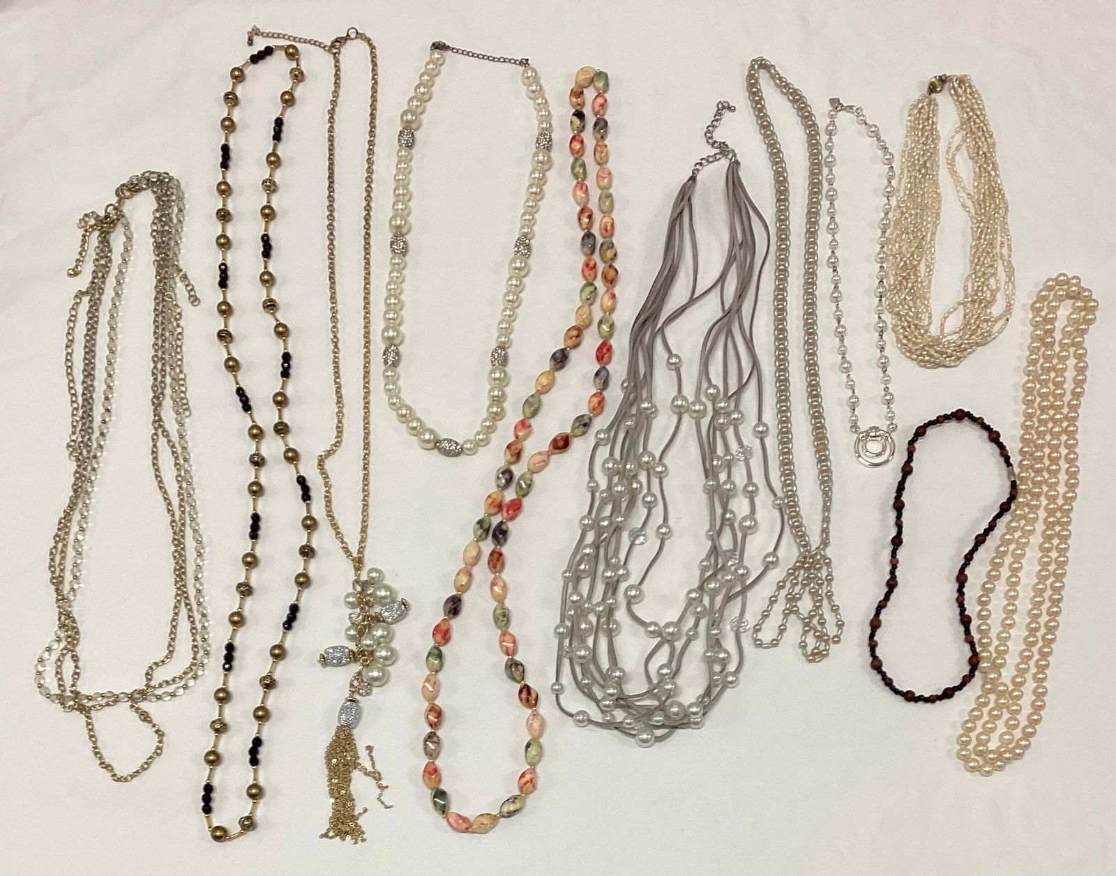 Lot of 11 Gold Tone, Beaded & Faux Pearl Necklaces: 11 Necklaces