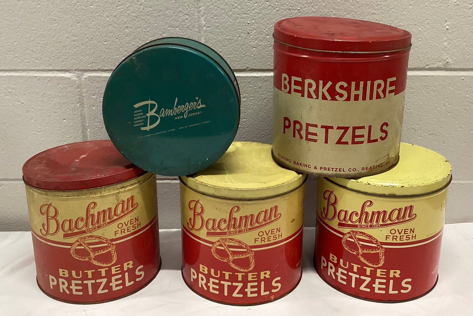 Vintage Advertising Tins: 7.5x7.5