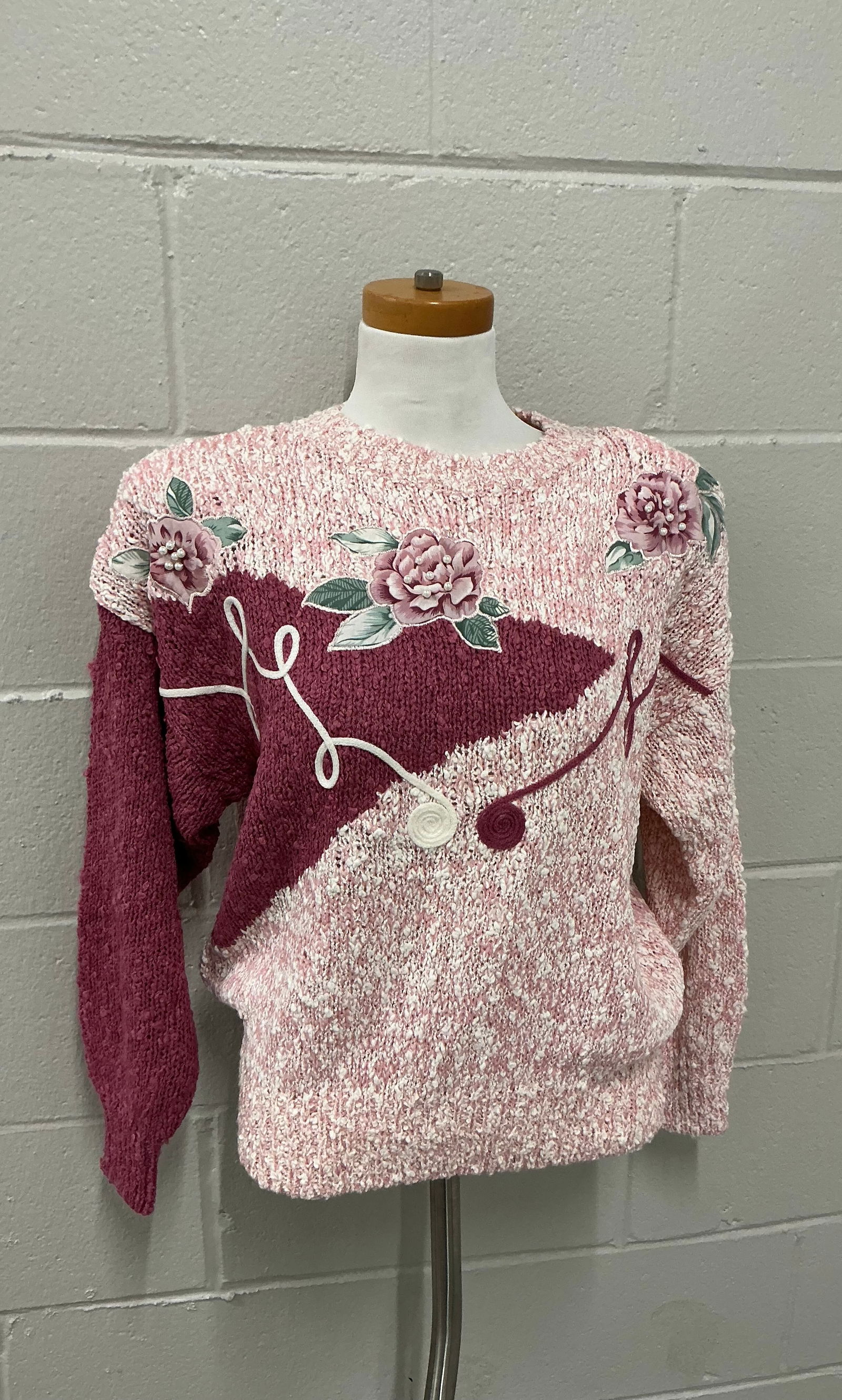 1990s With Tags Hunters Glen Embellished Sweater: Size M