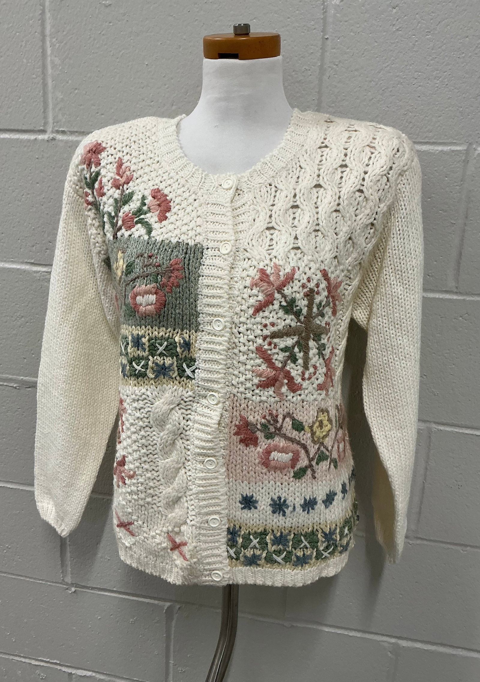 1990s Embroidered Cardigan: Size S