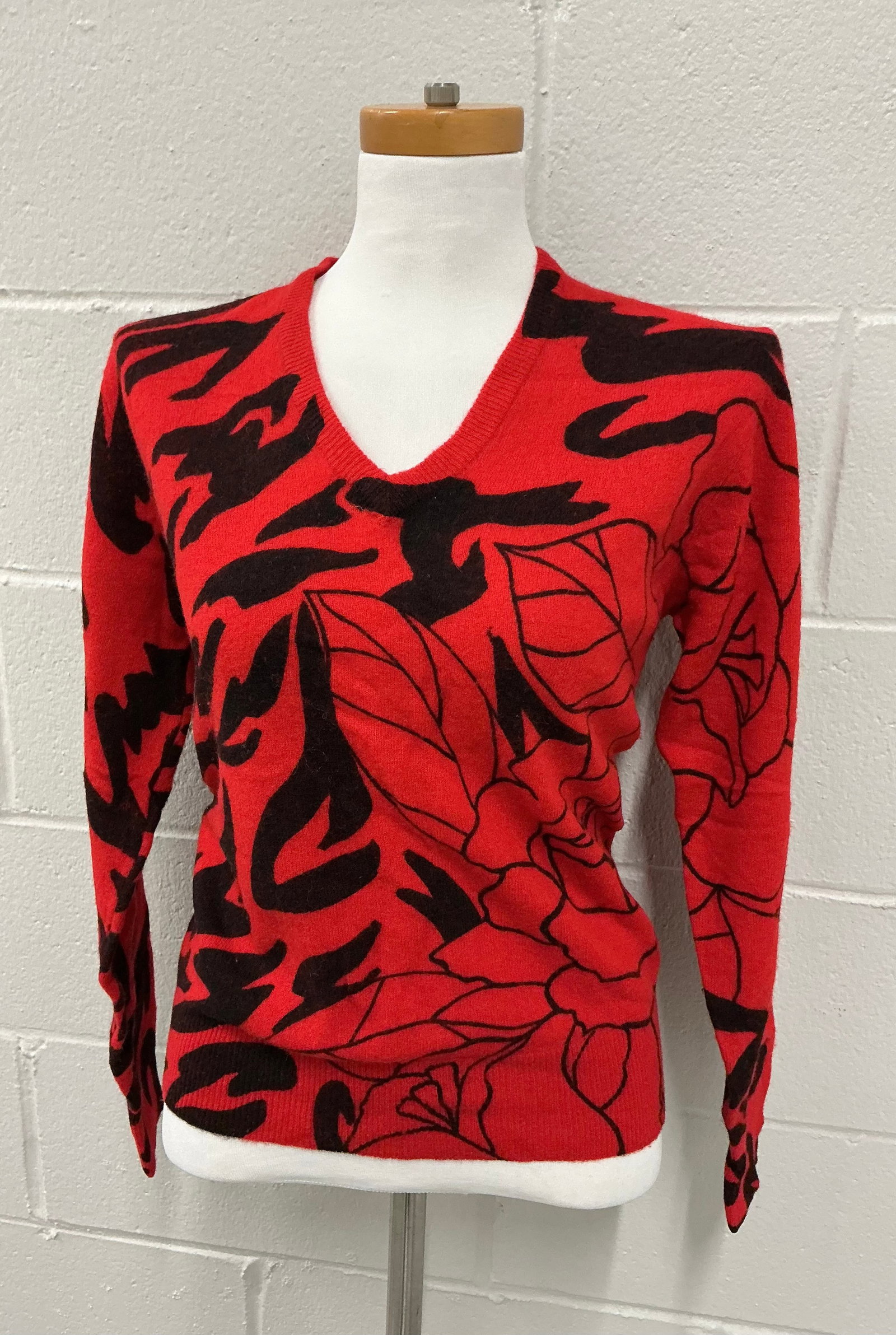 1980s Red & Black Lambswool Sweater: Size L