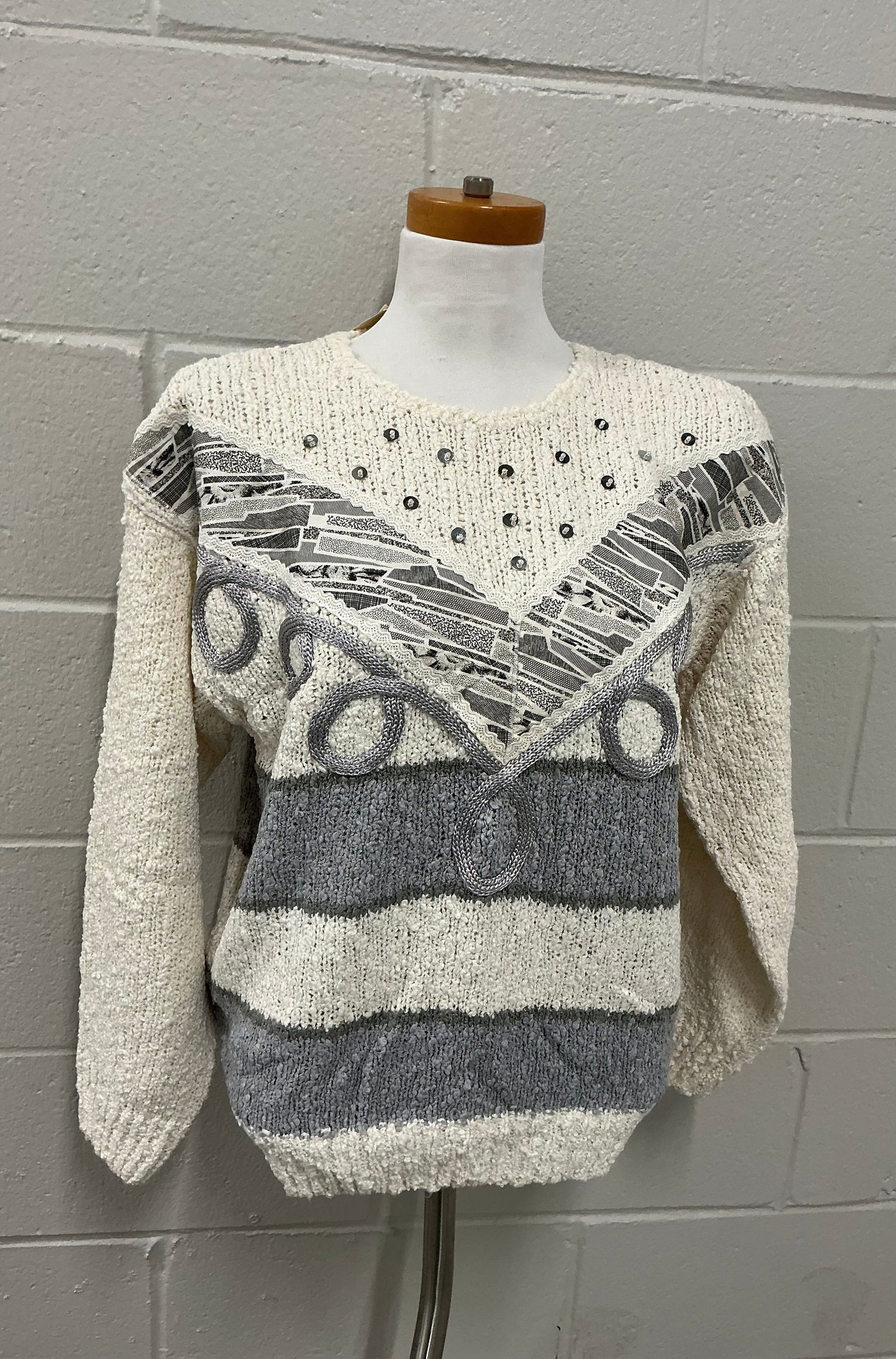 1990s Vintage Sweater: Size 18