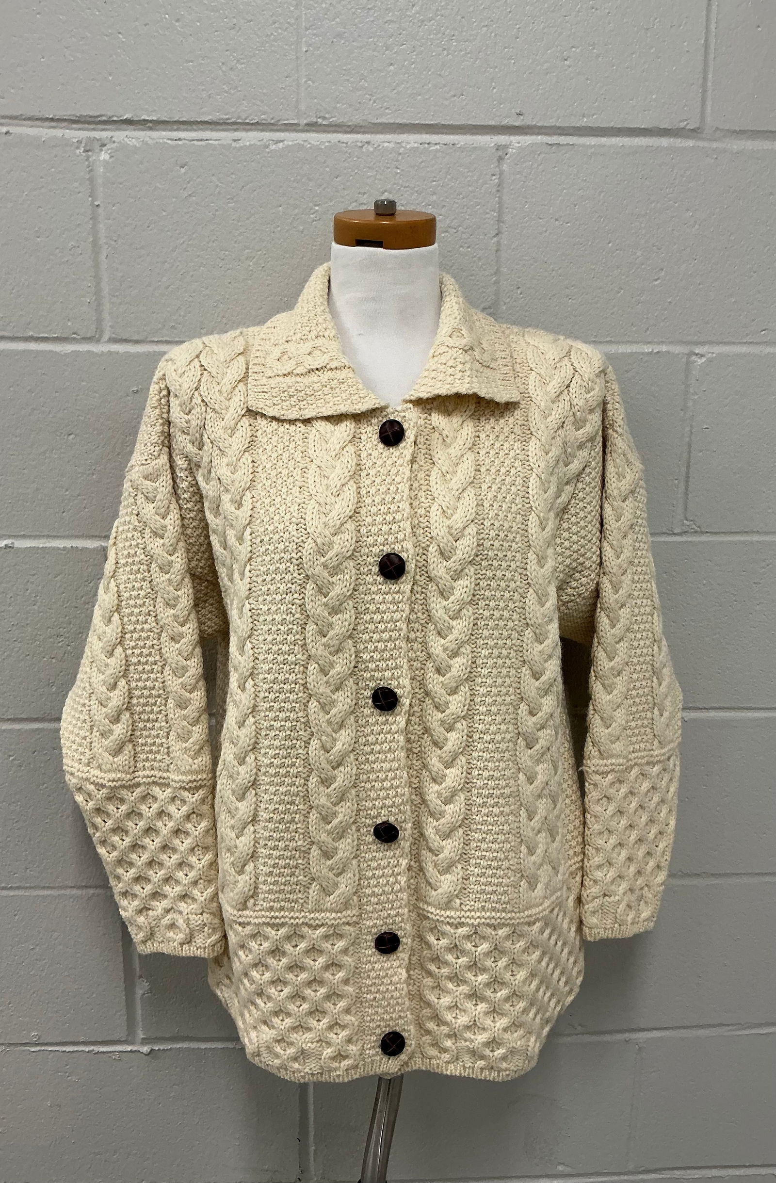 Aran Crafts Irish Wool Cardigan Sweater: Size M