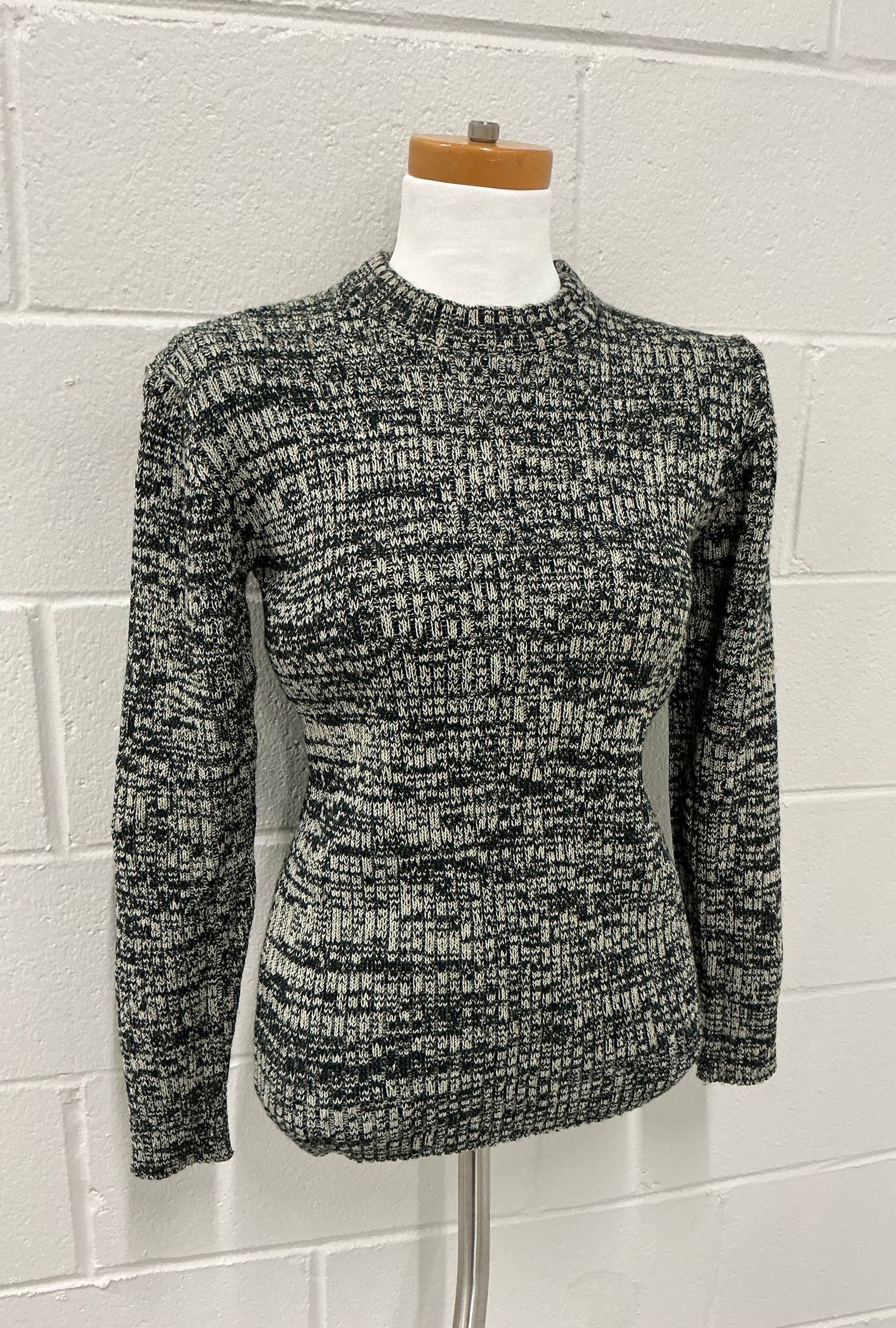 Vintage Alexander’s Ribbed Sweater: One Size AP-AP 19 inches