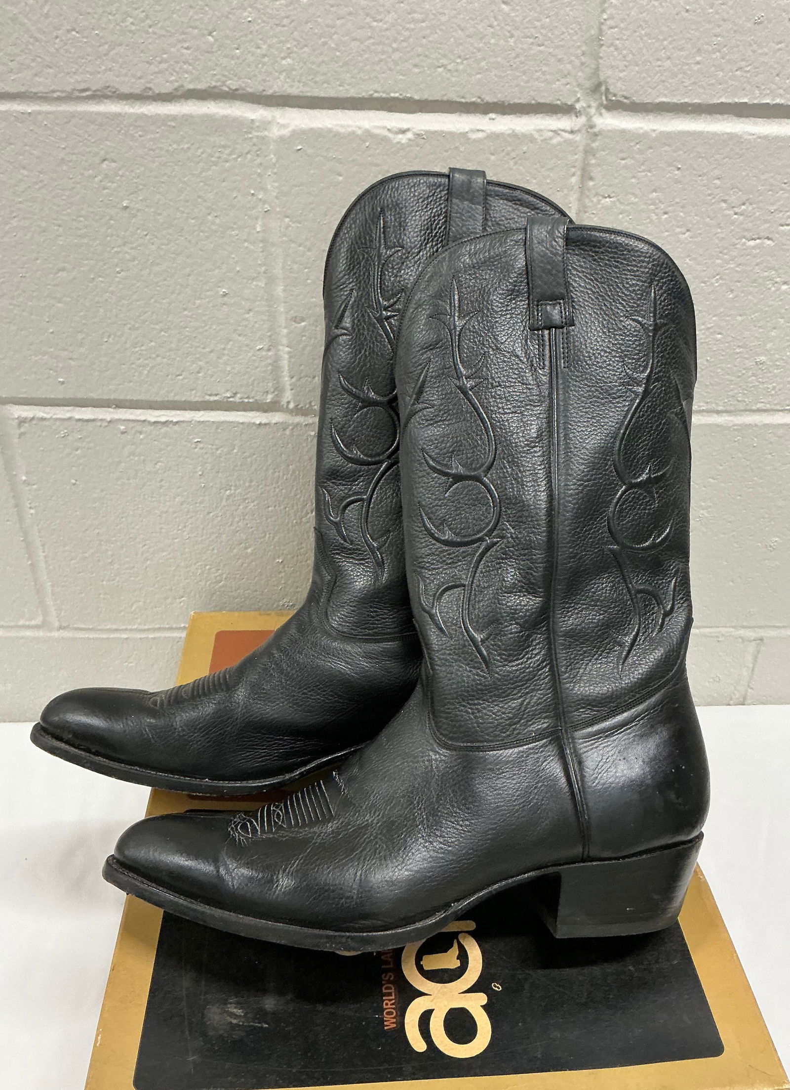 Vintage Oak Tree Farms Leather Cowboy Boots: Size 13 EE