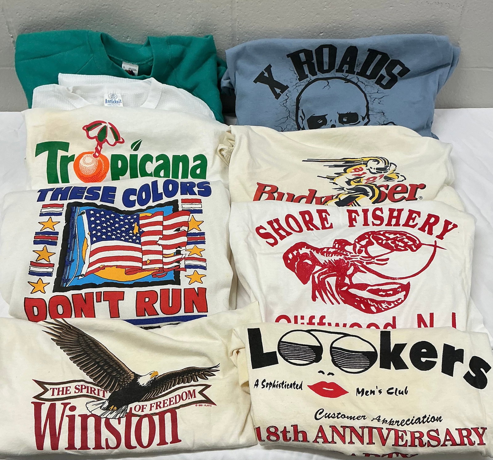 Vintage Men’s T-Shirts Desert Storm Sweatshirt All With Flaws: **All have flaws** Most L & XL, one XXL, One 4XL