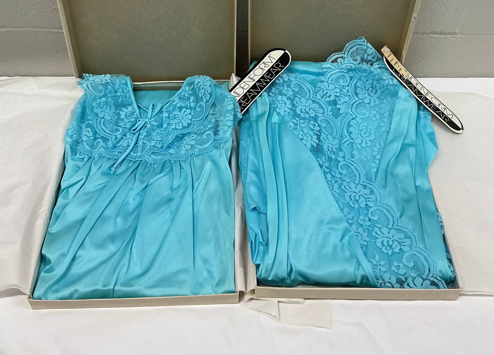 Vintage Maidenform Dreamwear Lingerie Set With Tags in Original Boxes: Nightgown & Matching Robe Size M