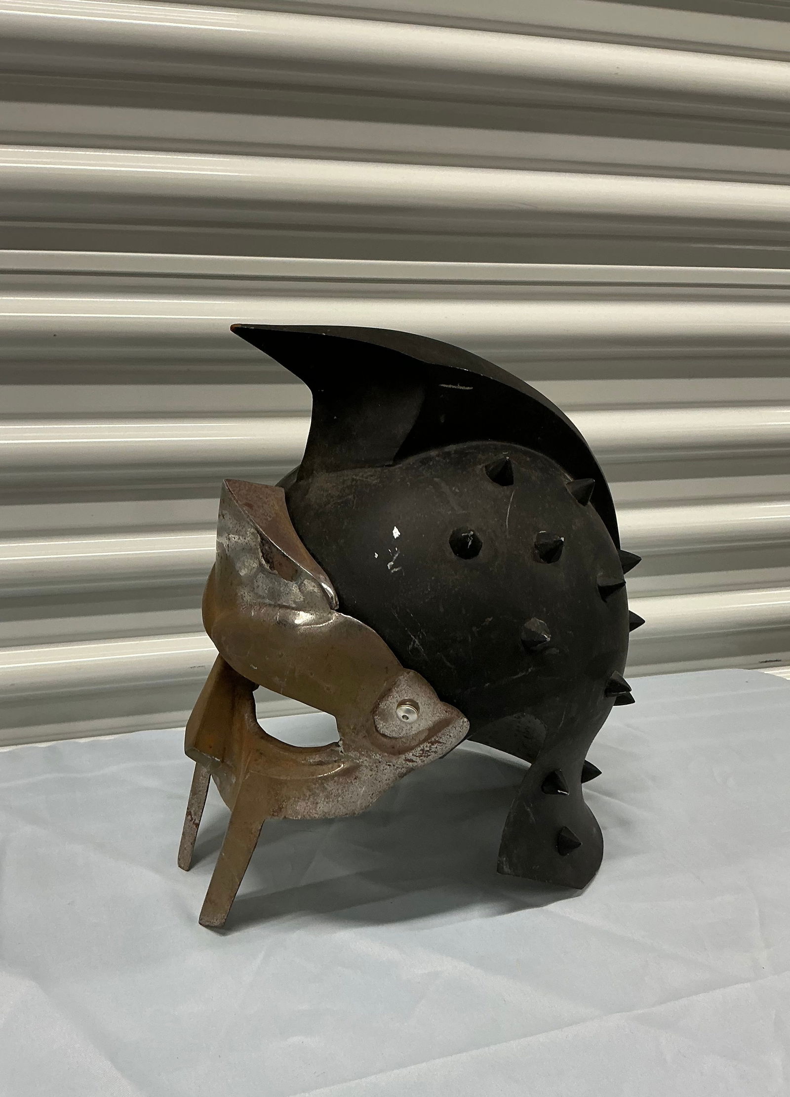 Maximus Gladiator Arena Helmet Metal Full Size Replica (1 of 6)