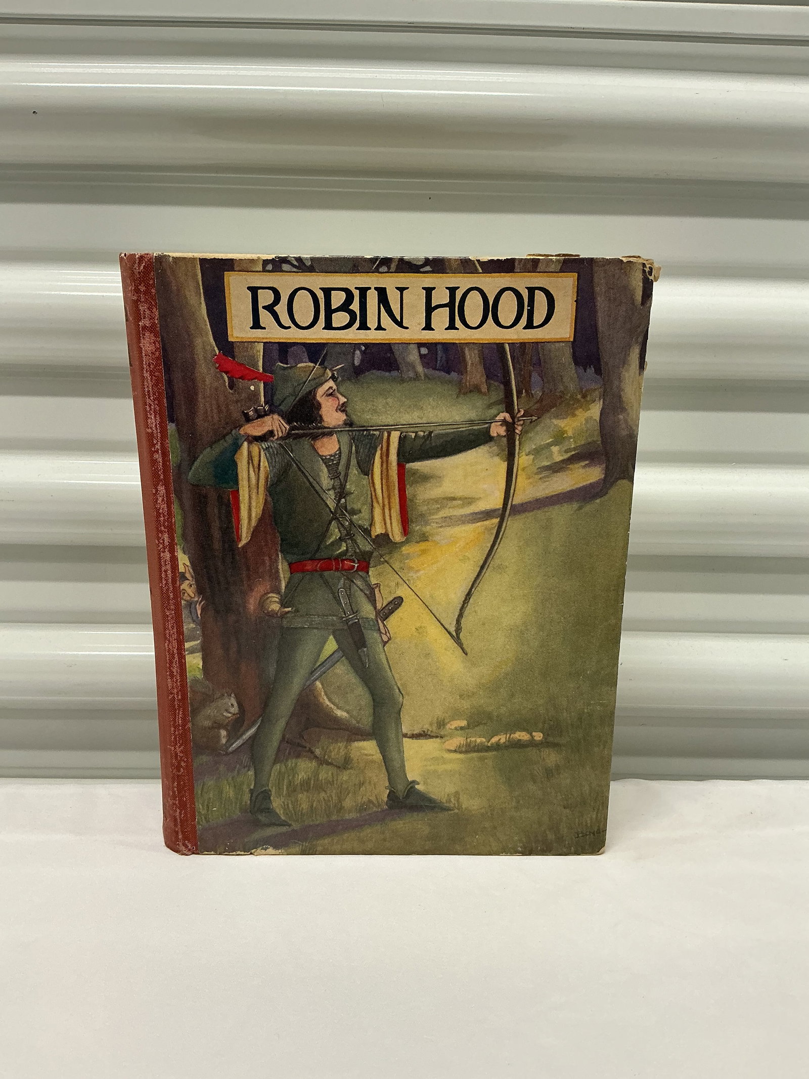 1929 Illustrated Robin Hood Hard Cover (1 of 7)