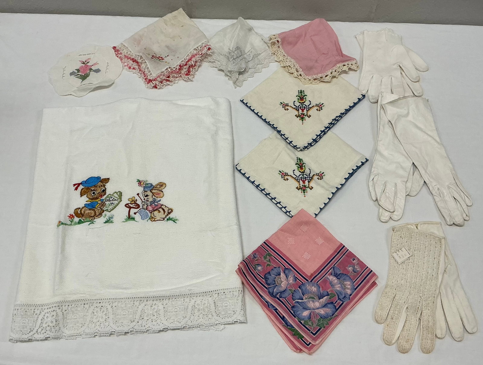 Vintage Linens & Hankies: Hankies, Gloves