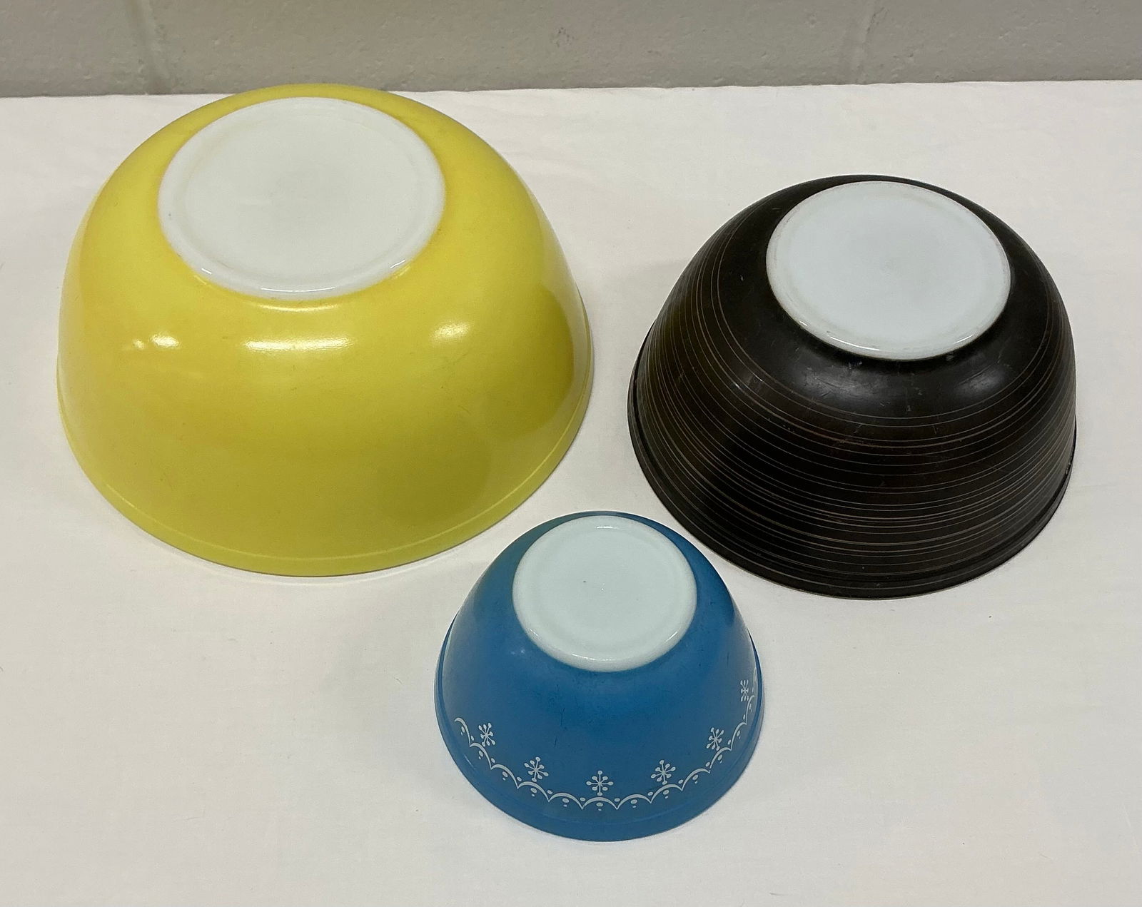 Pyrex Lot: 401, 403, 404