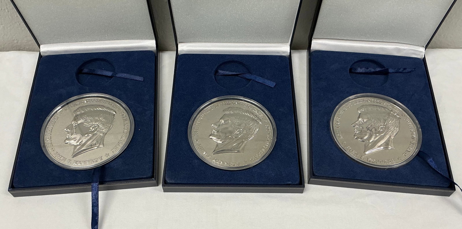 John F Kennedy Medals With Half Dollar Design: United States Commemorative Gallery 3.5 inch Medals