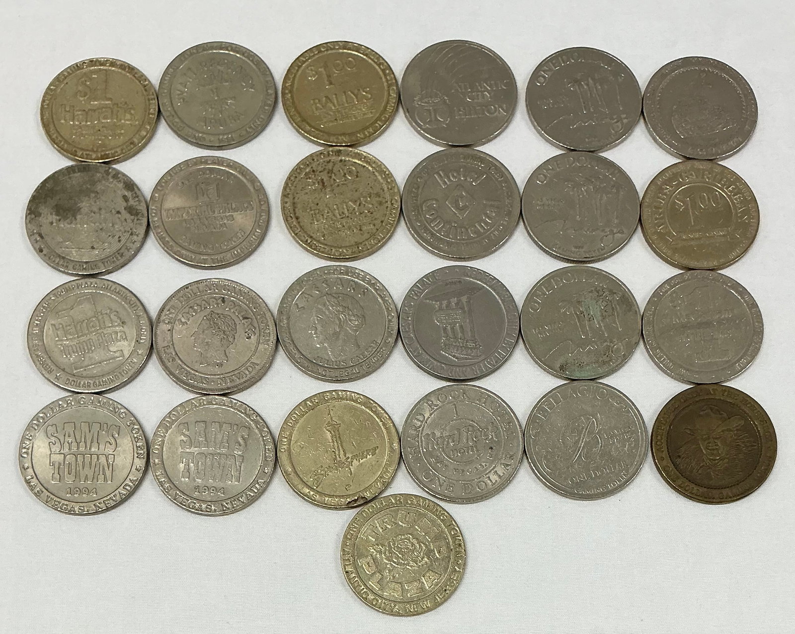 Vintage Las Vegas & Atlantic City Gaming Tokens Coins & Tropicana Pouch: Trump Plaza Sam’s Town Ballys Caesars Bellagio, Binions Mirage Harrahs Hard Rock Excalibur Imperial Palace Stratosphere Hotel Continental