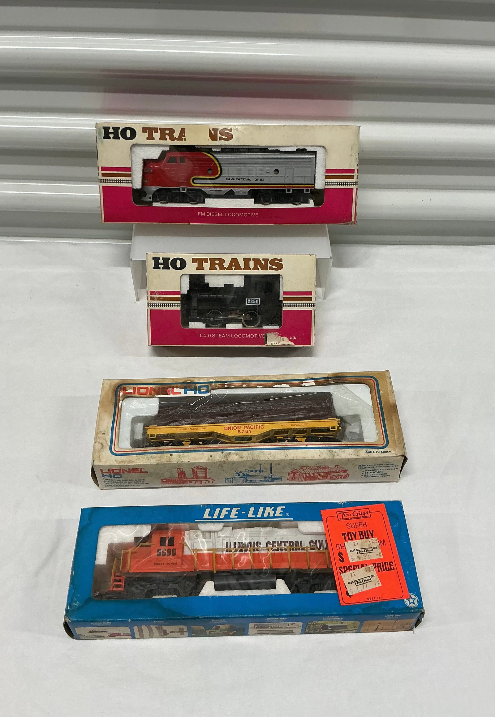 HO Train Lot: Original boxes