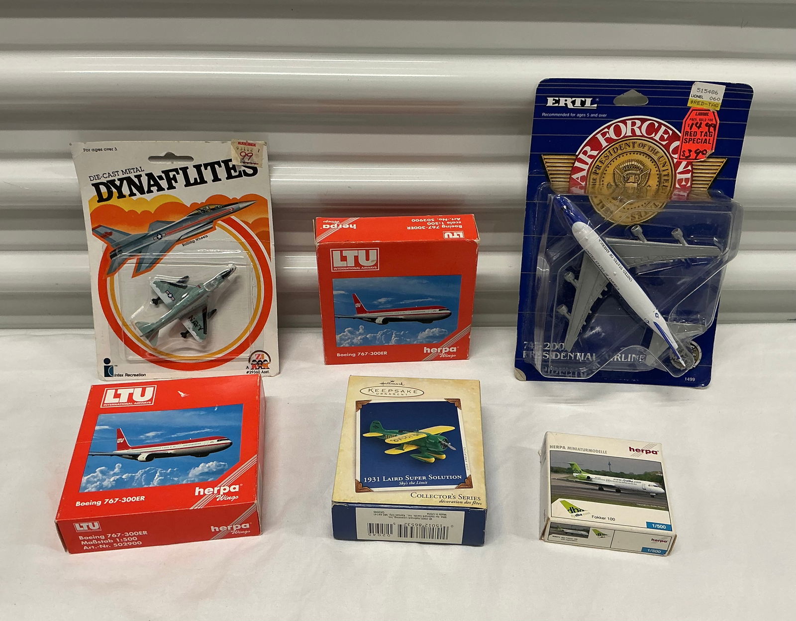 Collectible Toy Airplanes Air Force One (1 of 3)