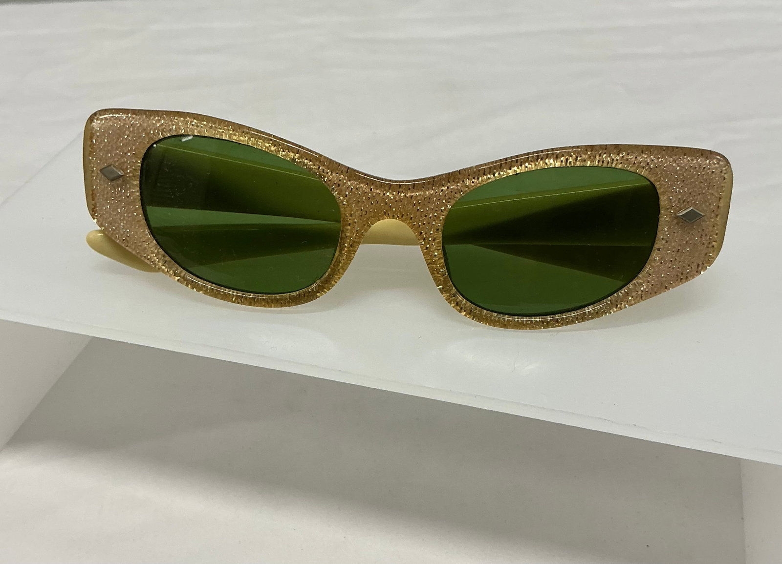 Vintage Mid Century Cat Eye Glitter Sunglasses: Green Tint