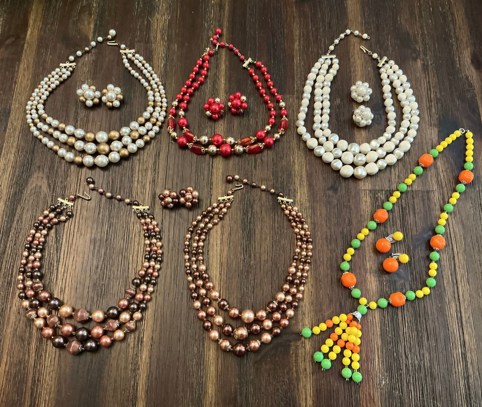 Vintage Jewelry Sets (1 of 4)