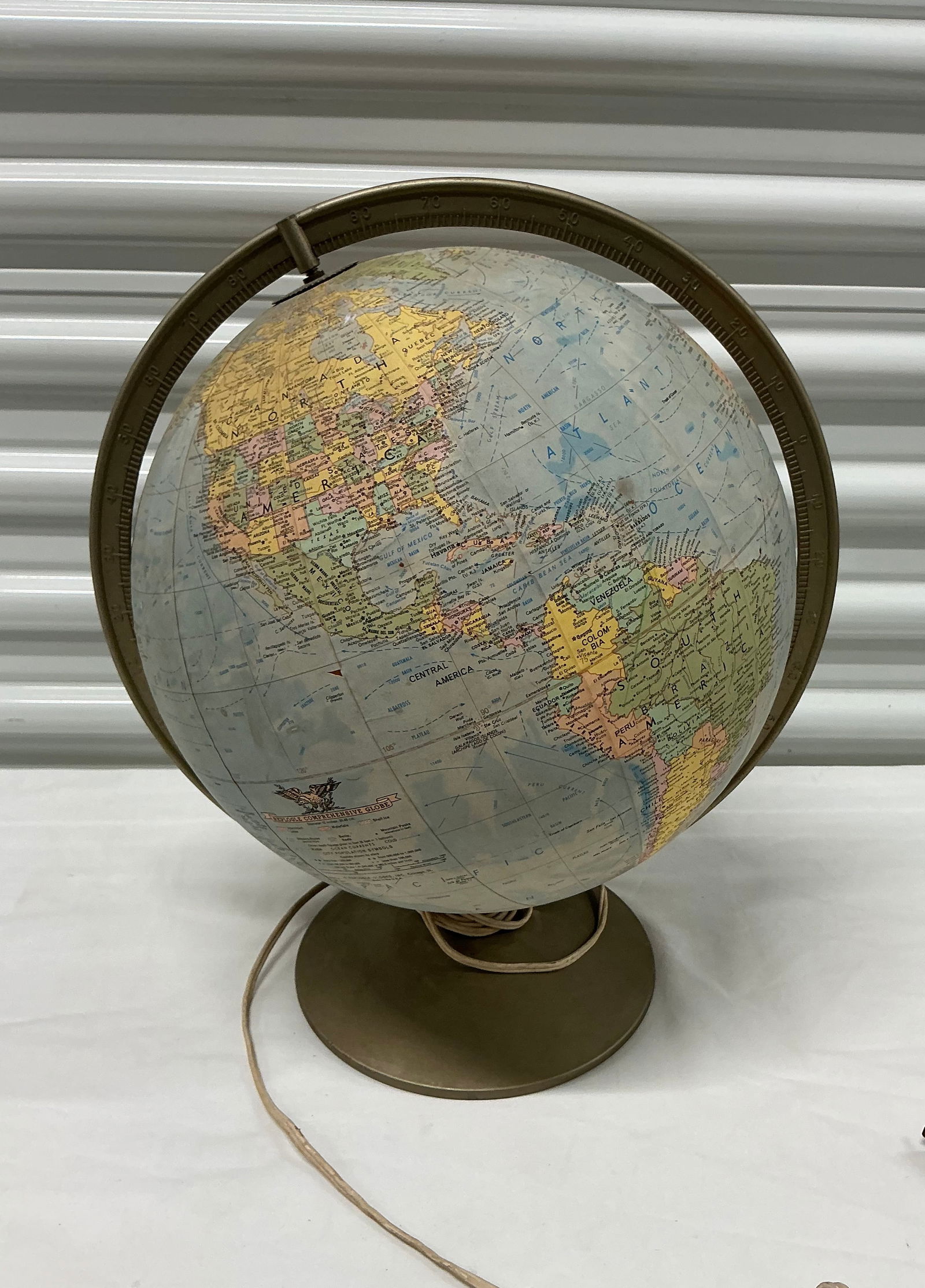 Vintage Replogle Light Up Globe (1 of 3)
