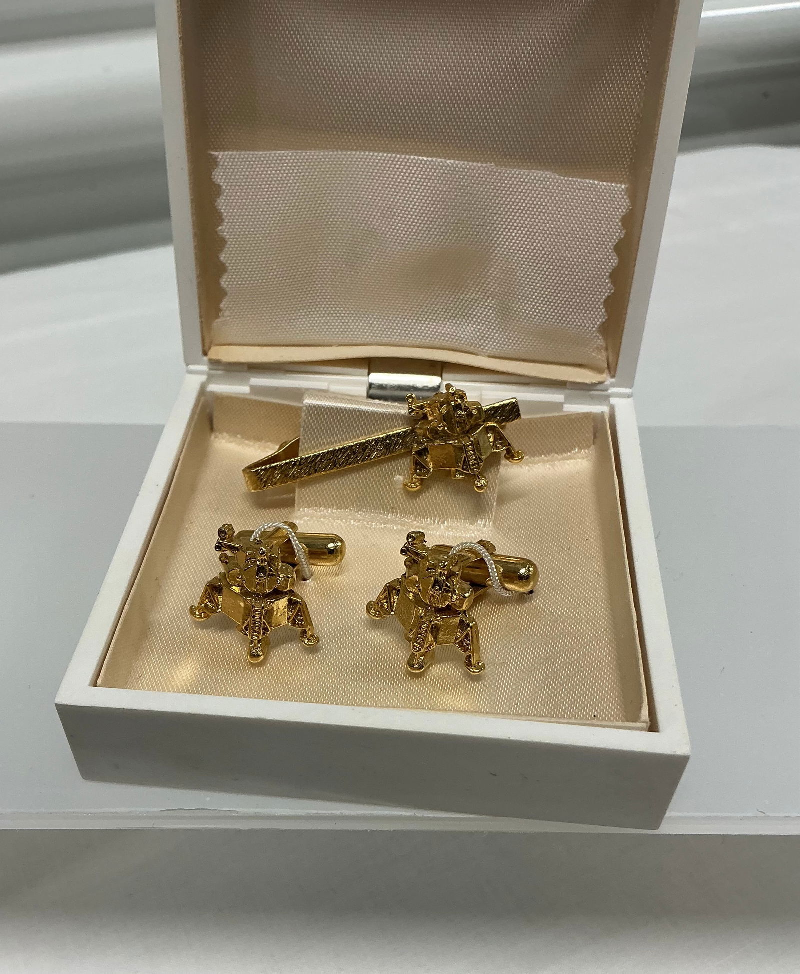 Gold Tone Space Rover Cufflinks & Tie Clip Set (1 of 2)