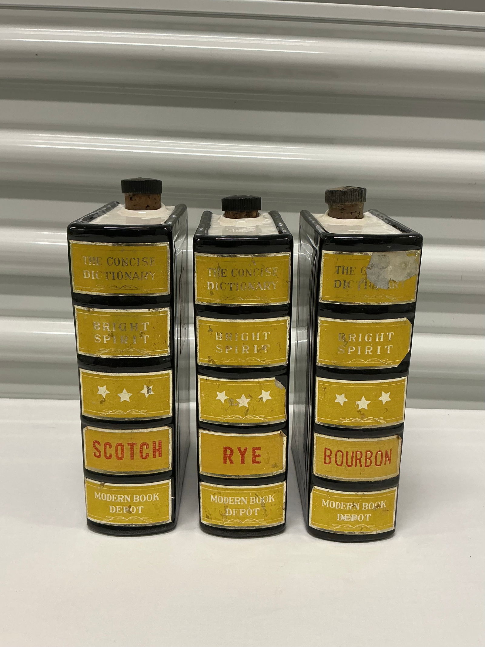 Set Of 3 Vintage Japan Book Decanters Concise Dictionary Scotch Rye Bourbon (1 of 5)