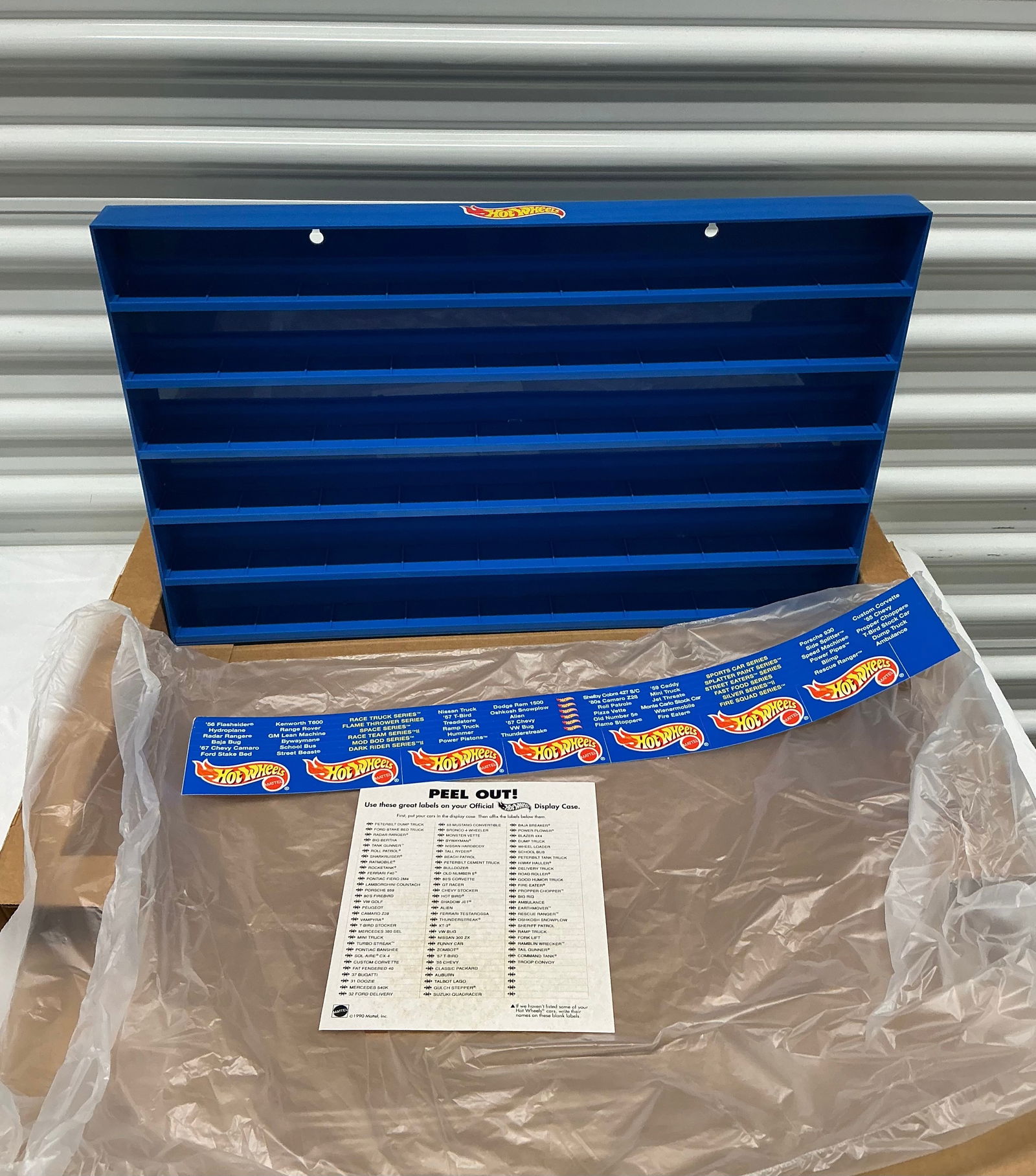 1990 New Old Stock Hot Wheels Dosplay Case #151 (1 of 8)