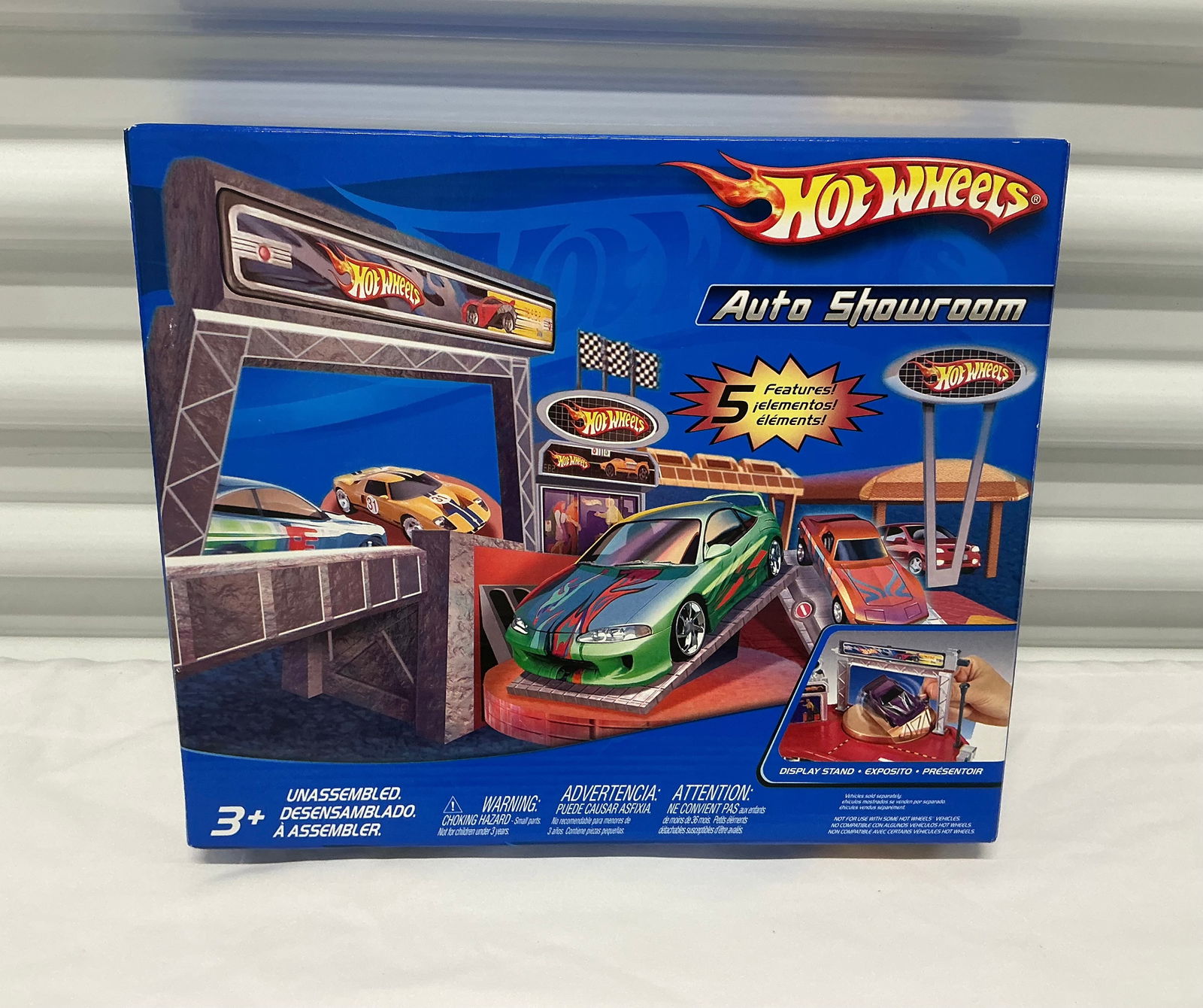 SEALED 2005 Hot Wheels Auto Showroom (1 of 4)