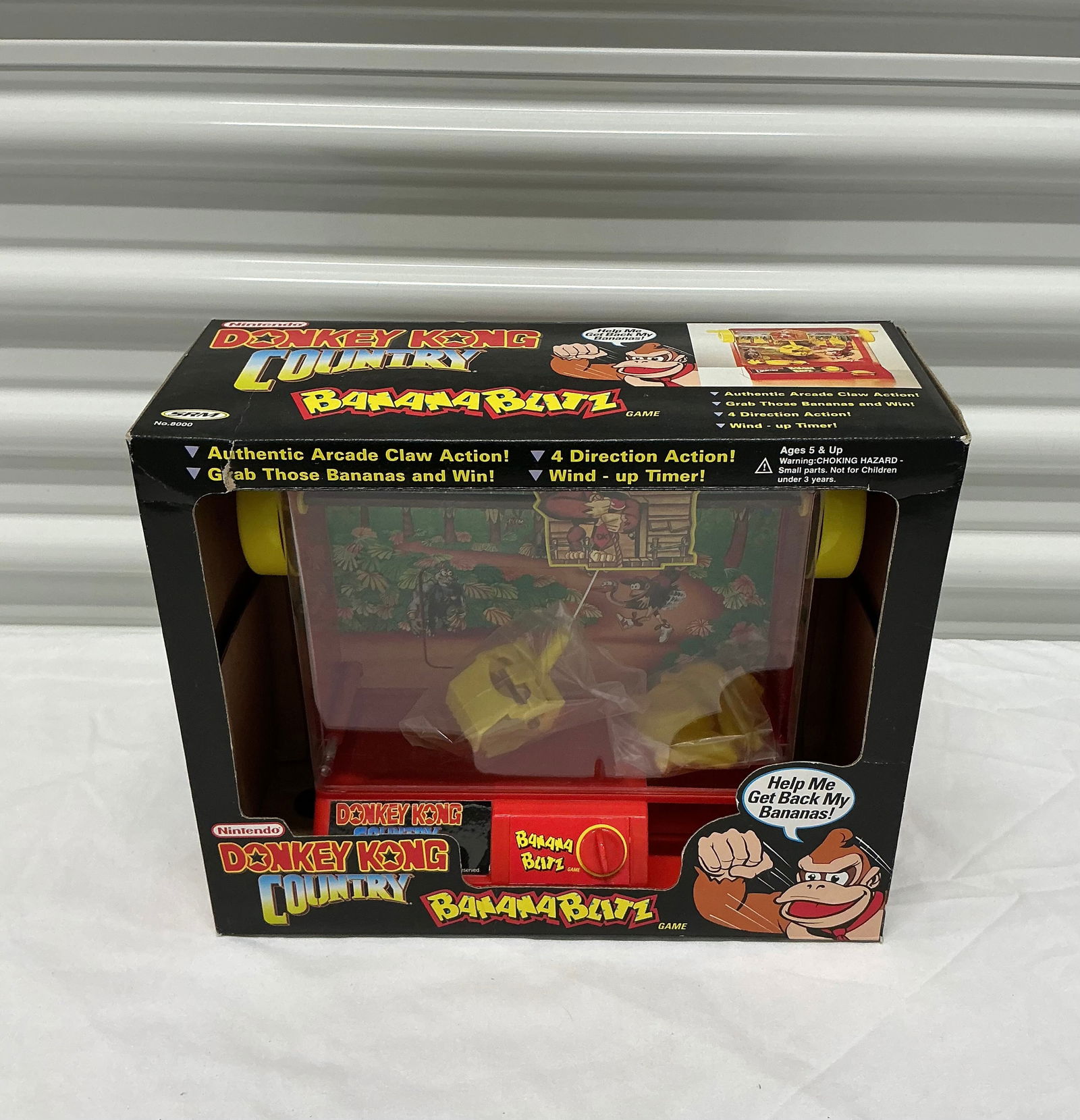 1995 Nintendo Donkey Kong Country Banana Blitz Arcade Claw Game: Original Box