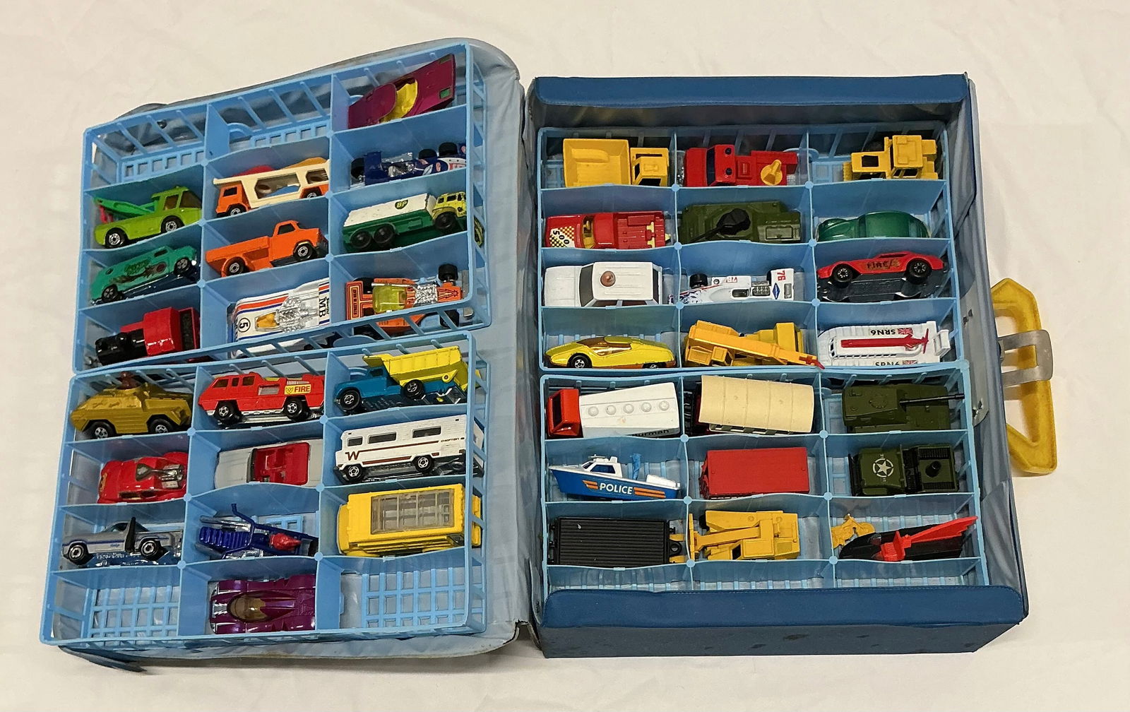 1976 Lesney Matchbox 48 Car Carry Case Full Of Vintage Cars: 1976 Case